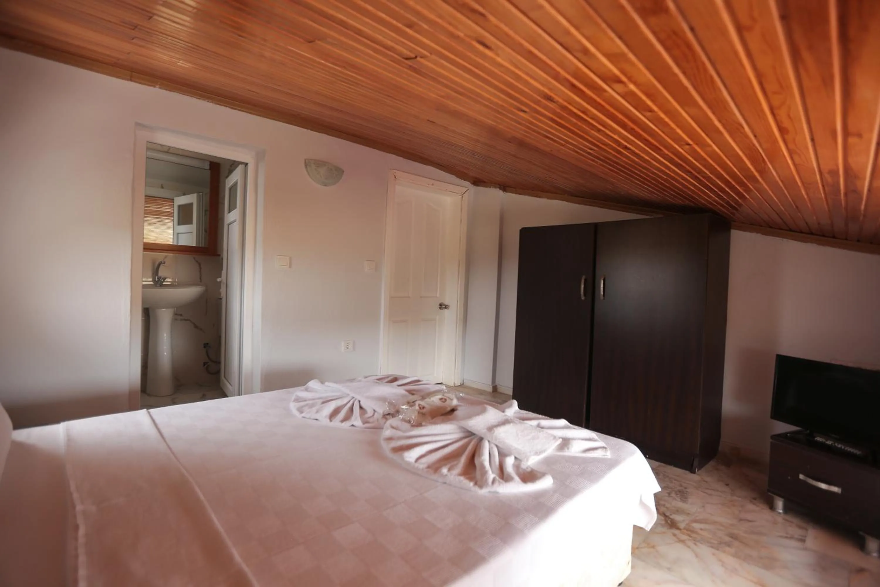 Bed in Ciftlik Hotel