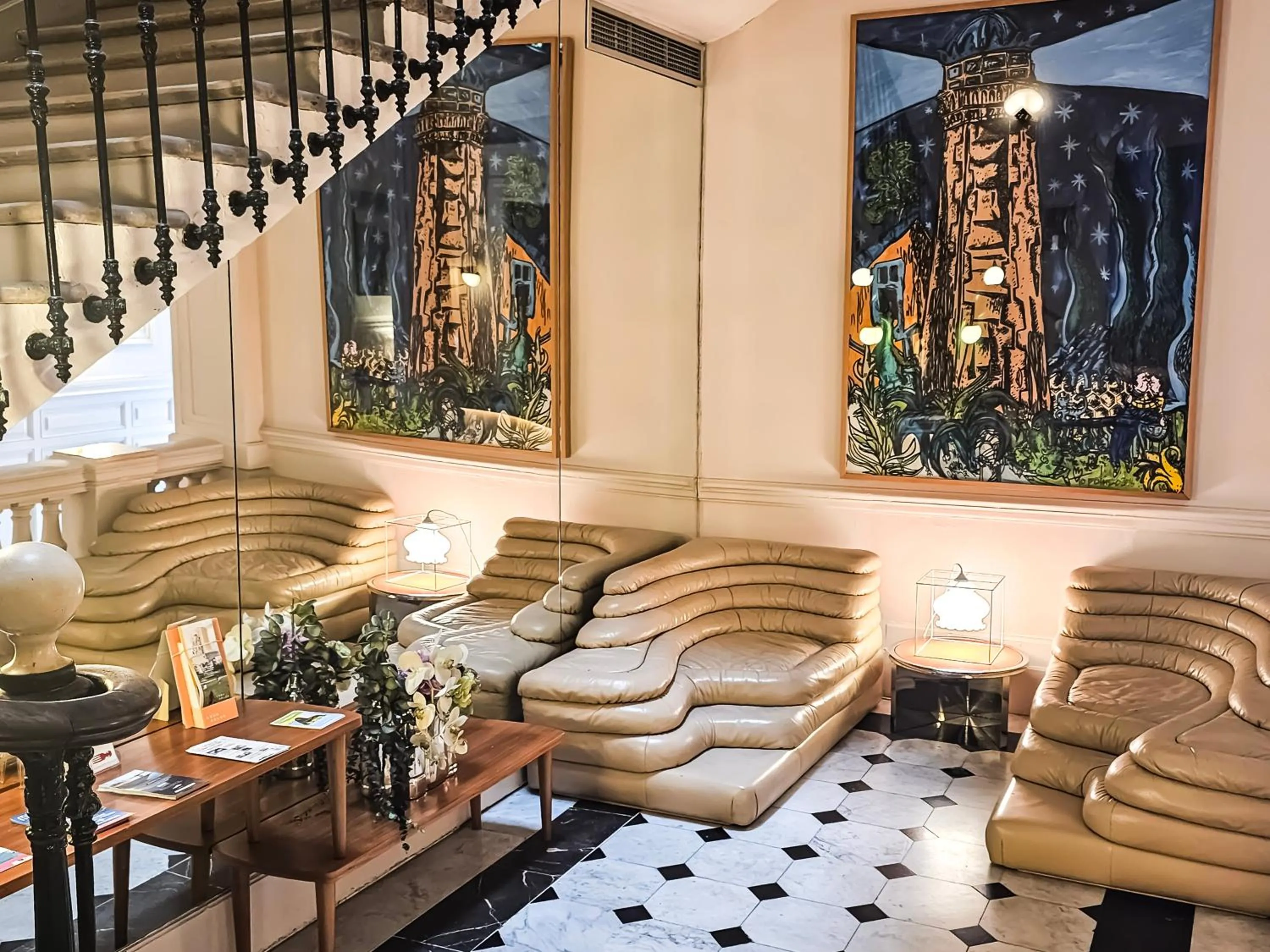 Living room in Hôtel L'orque Bleue