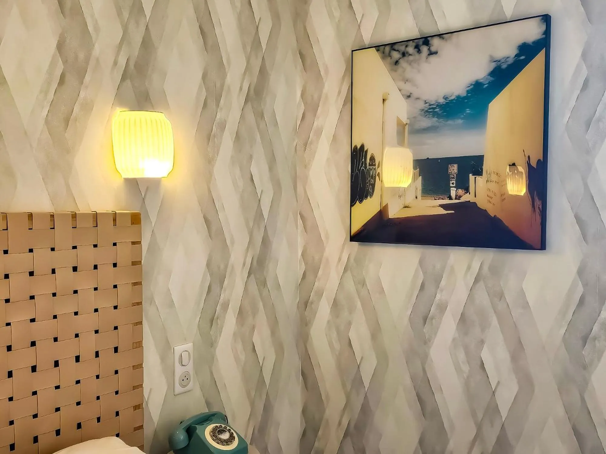 Decorative detail in Hôtel L'orque Bleue