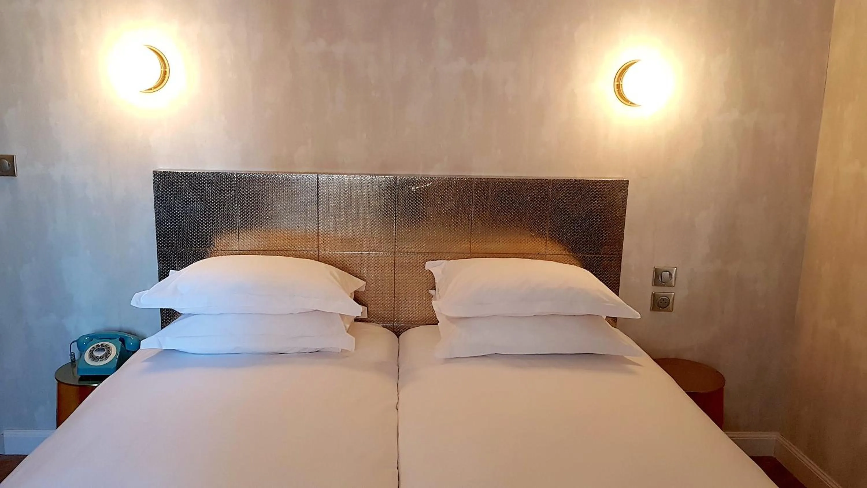 Photo of the whole room, Bed in Hôtel L'orque Bleue