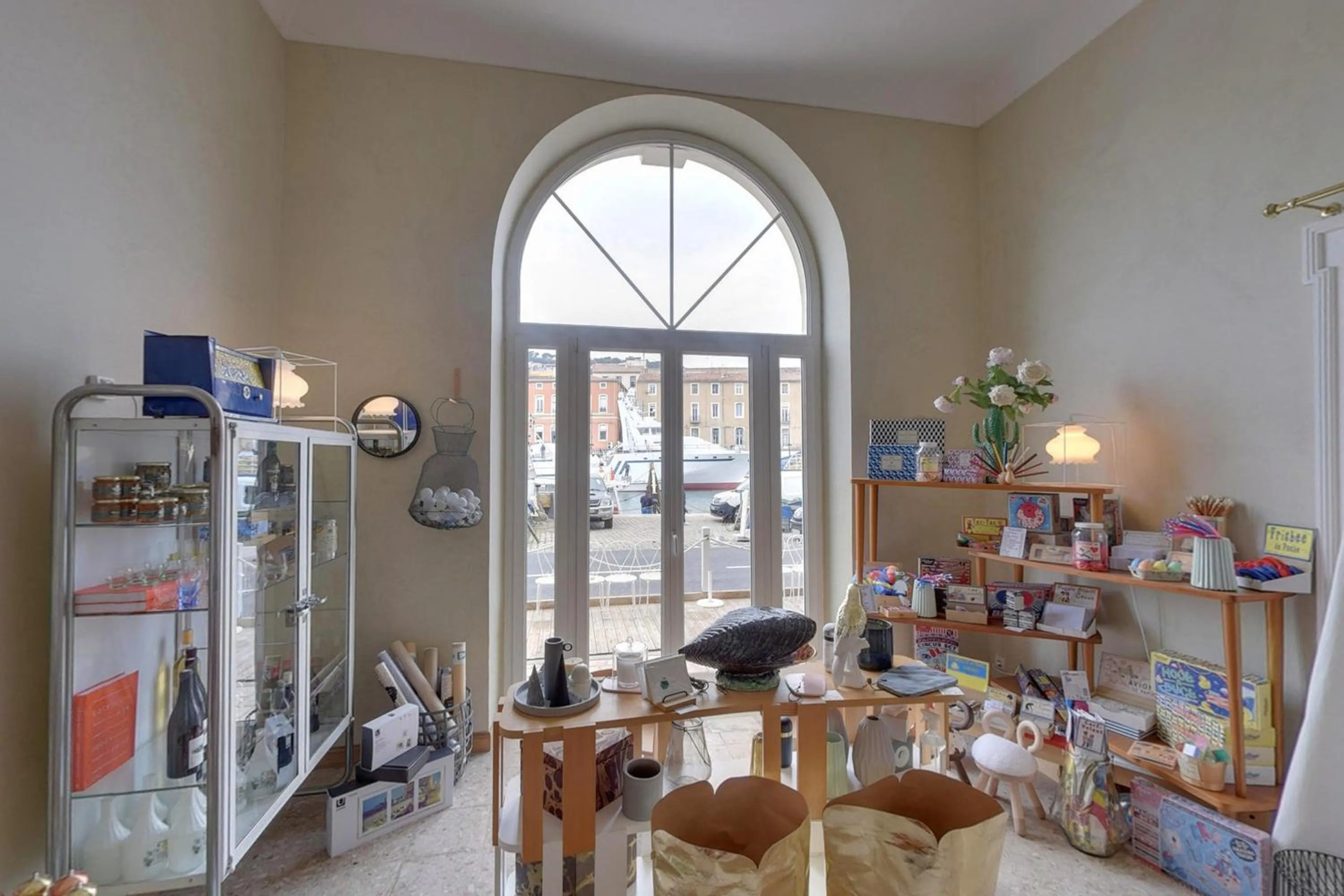 On-site shops in Hôtel L'orque Bleue