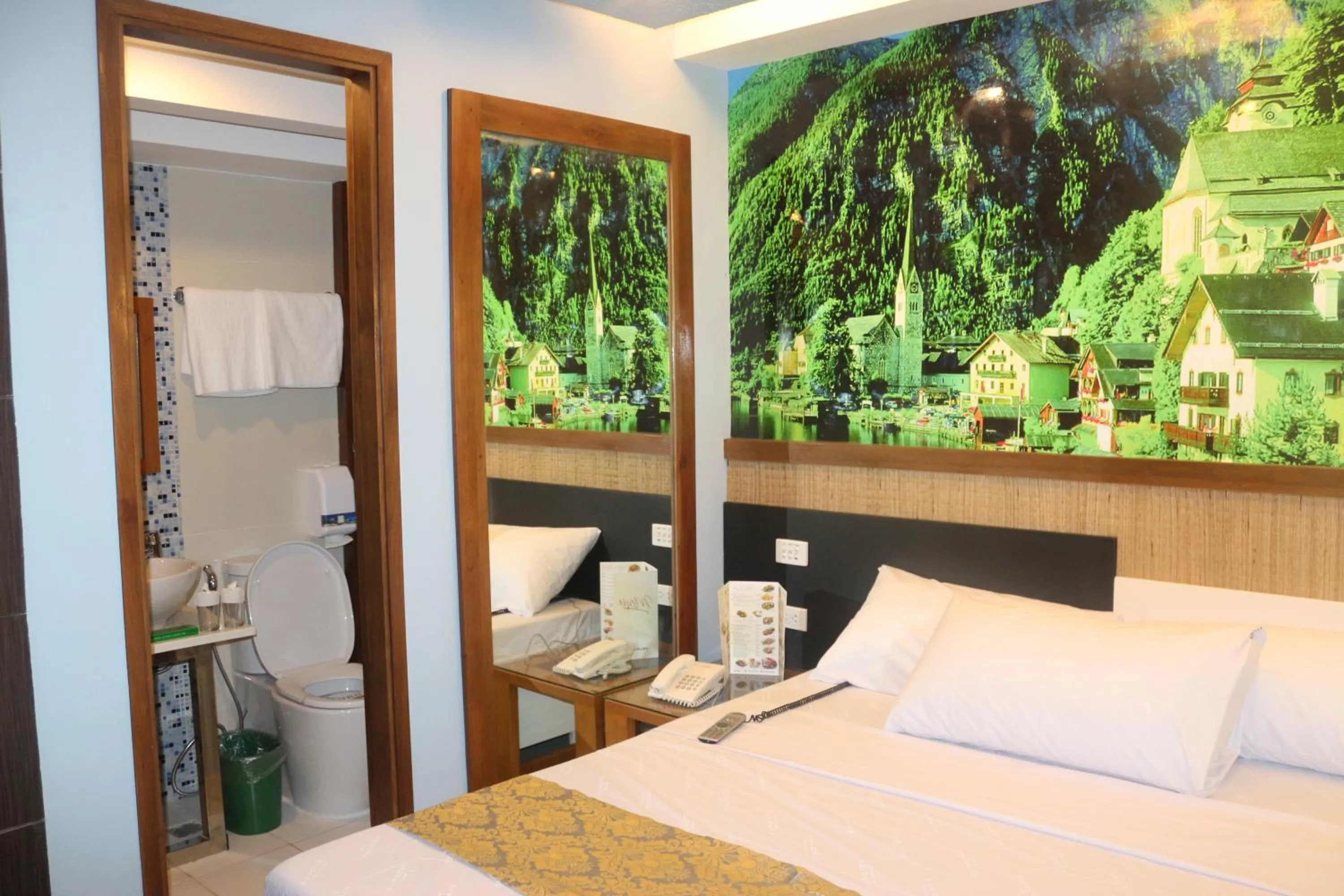 Bed in Eurotel Boracay