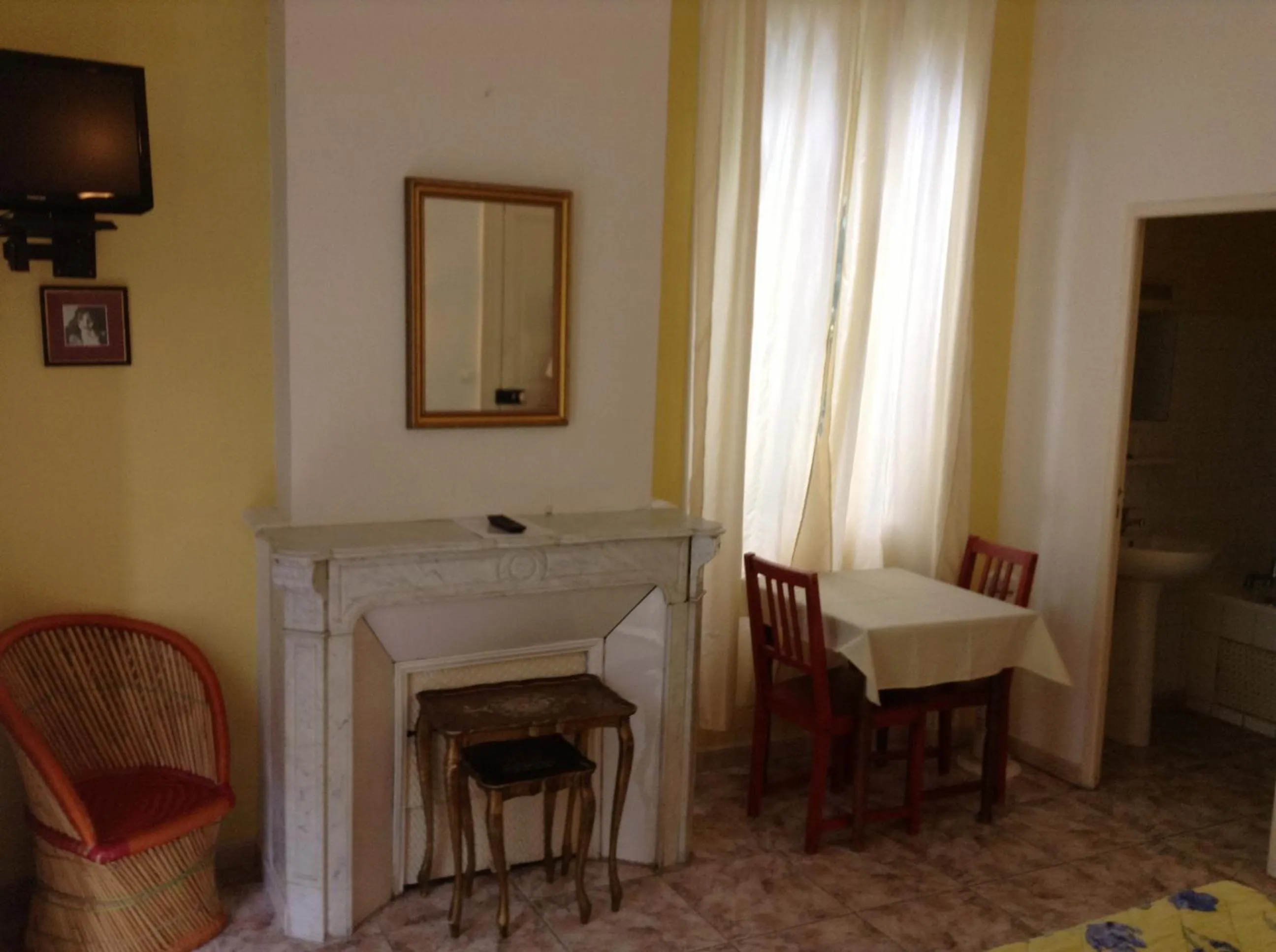 Decorative detail in Hotel Acapulco