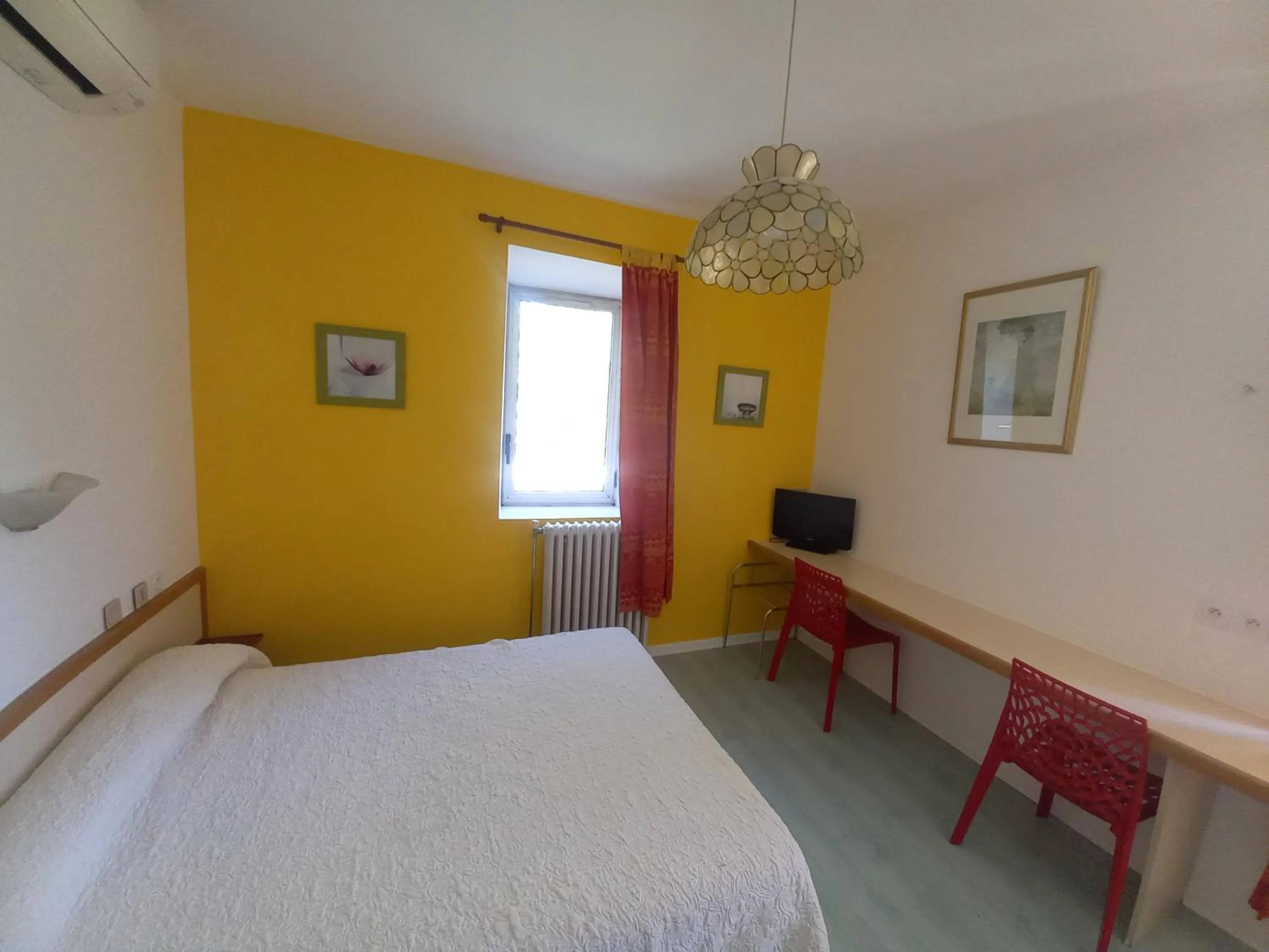 Bed in Hotel Acapulco