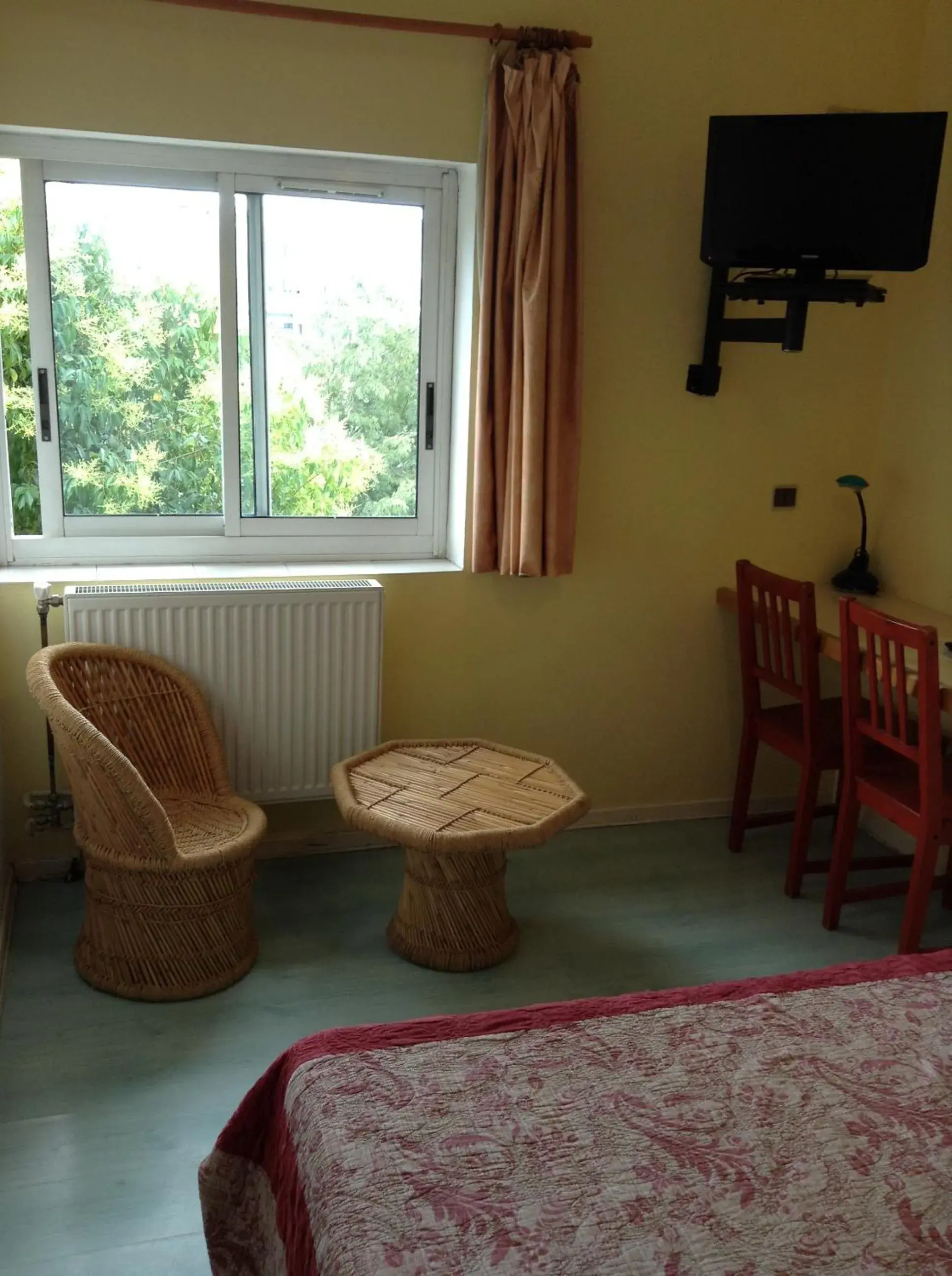 Photo of the whole room in Hotel Acapulco Photo of the whole room in Hotel Acapulco