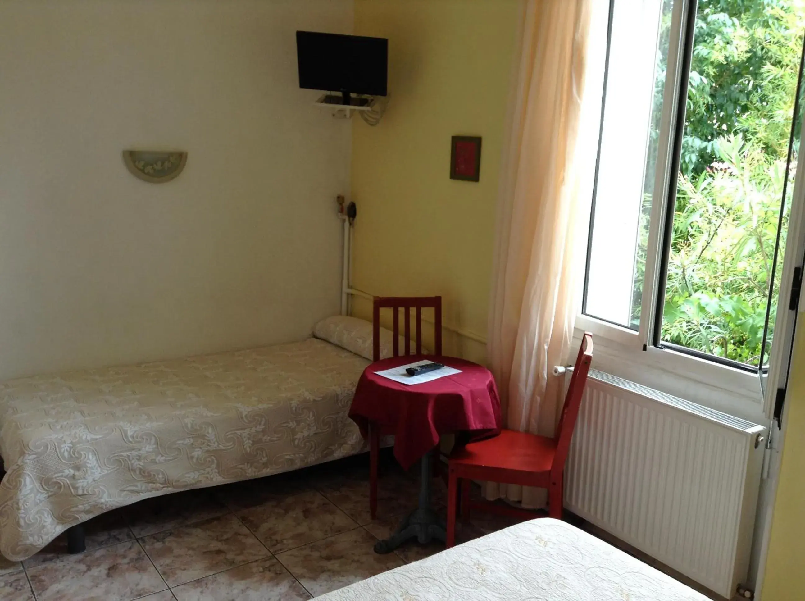 Bed in Hotel Acapulco Bed in Hotel Acapulco