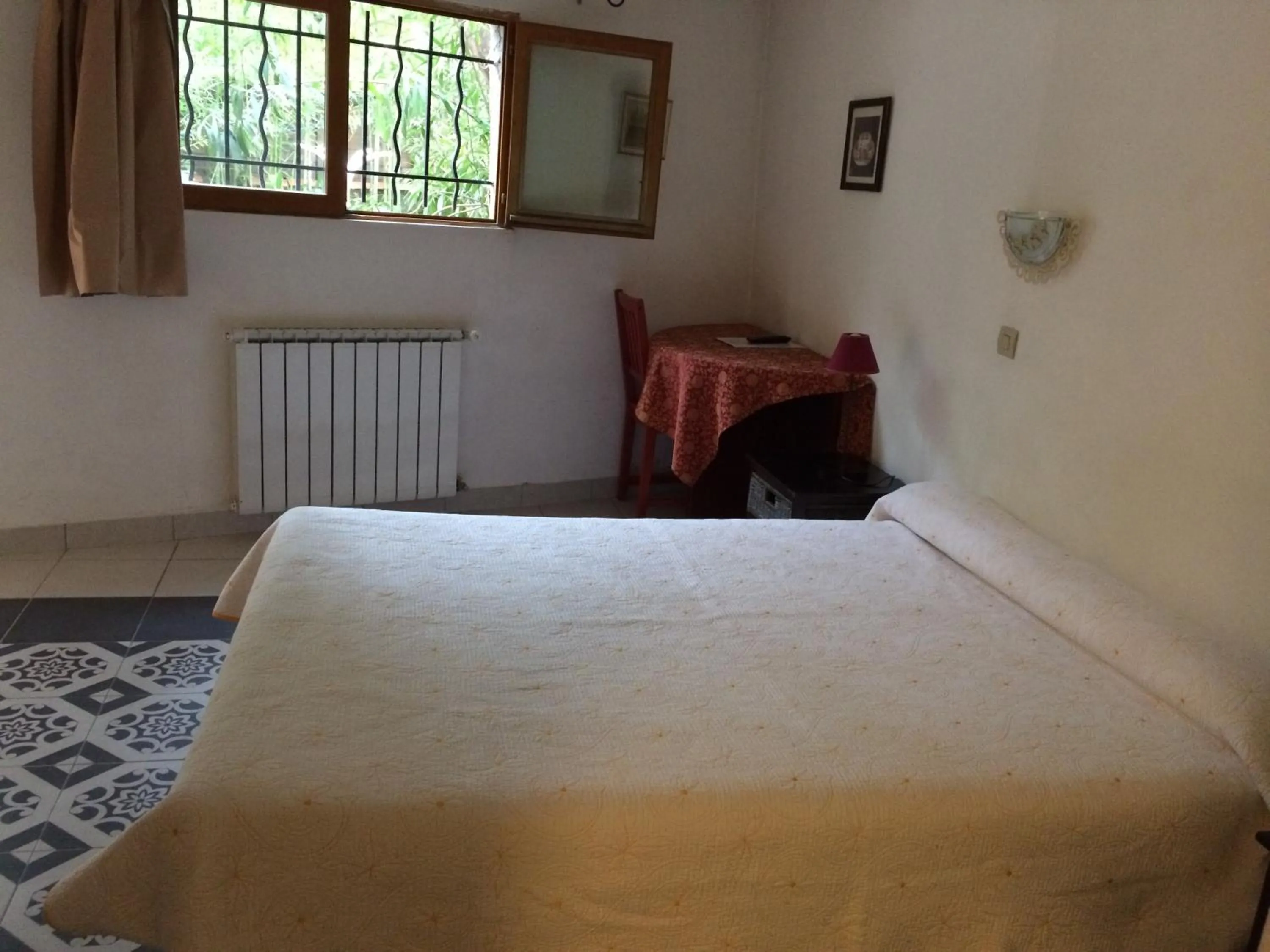 Garden view, Bed in Hotel Acapulco