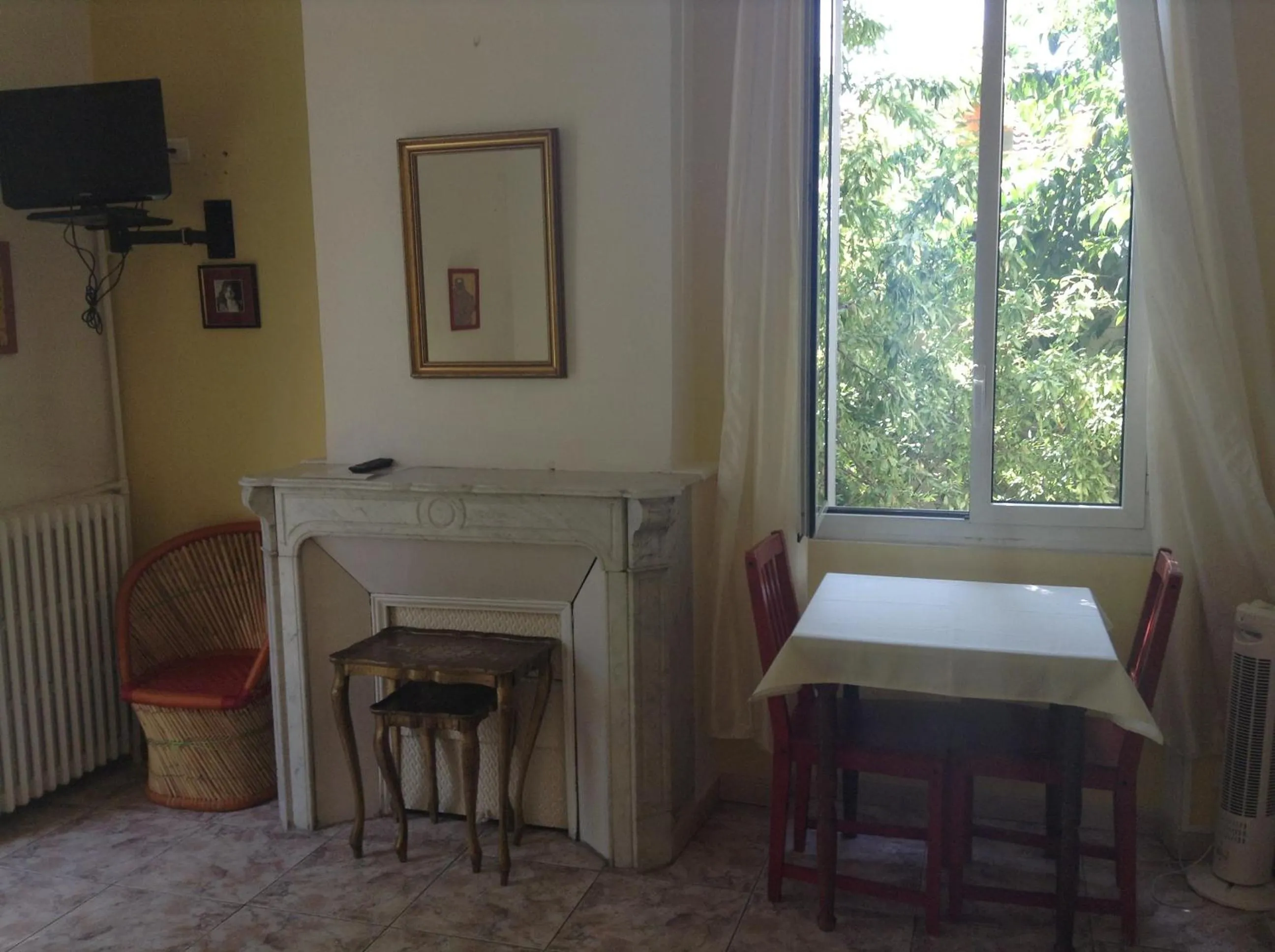 Decorative detail in Hotel Acapulco