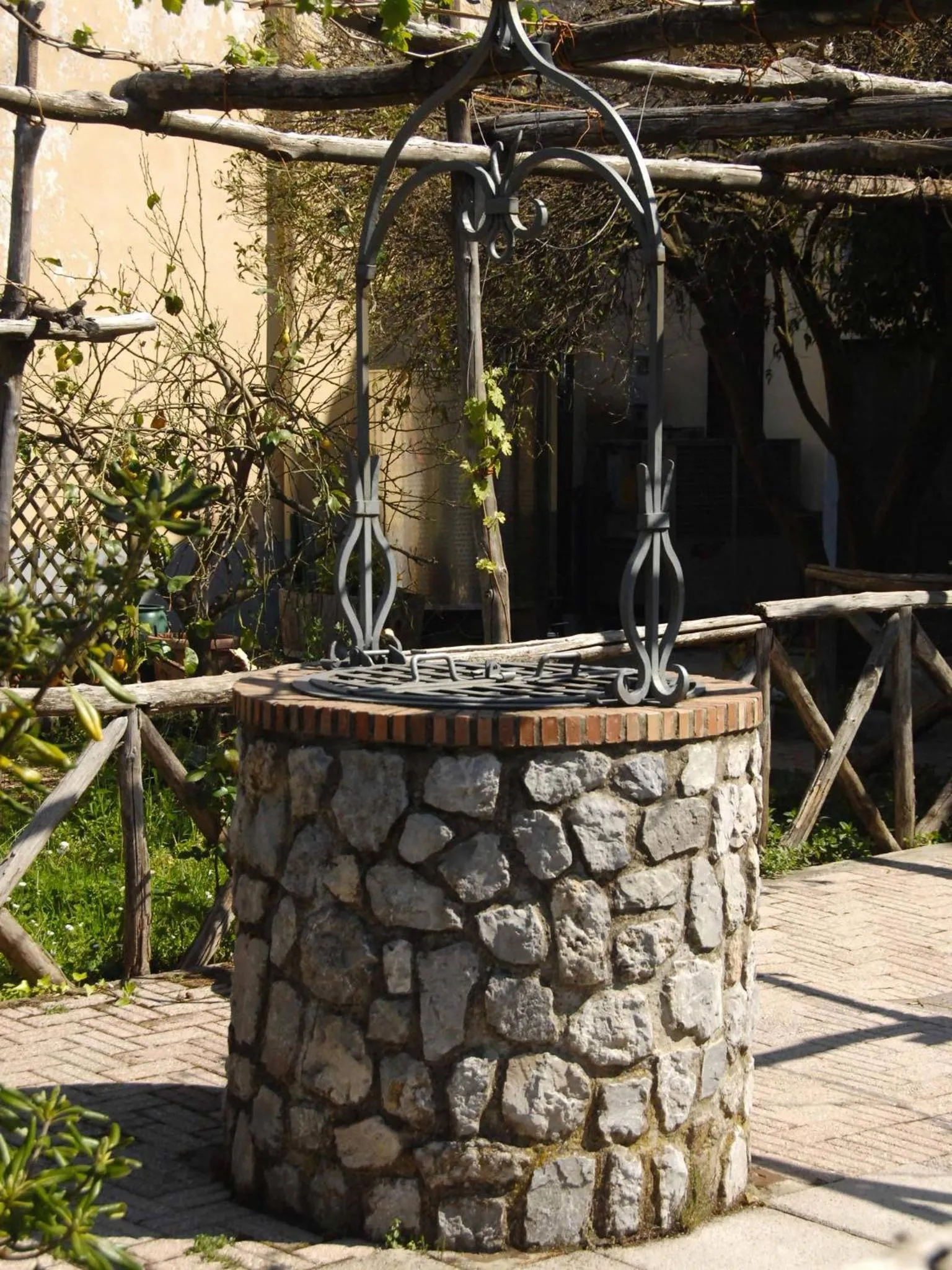 Decorative detail in Reale Wine Resort