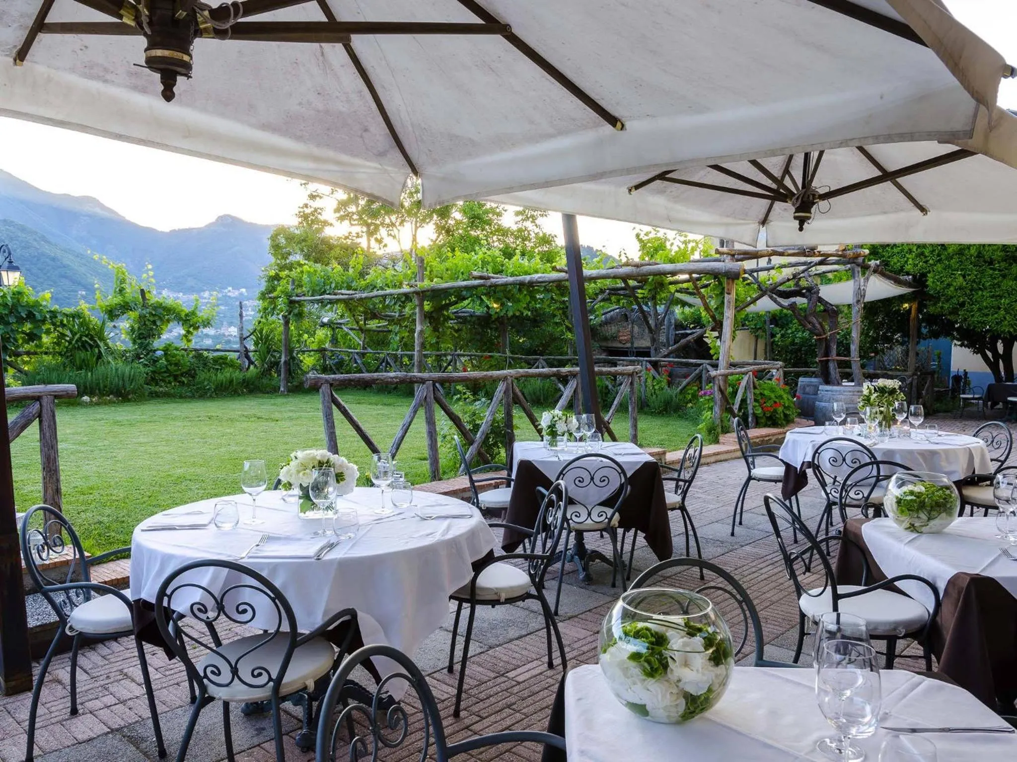 Restaurant/places to eat in Reale Wine Resort