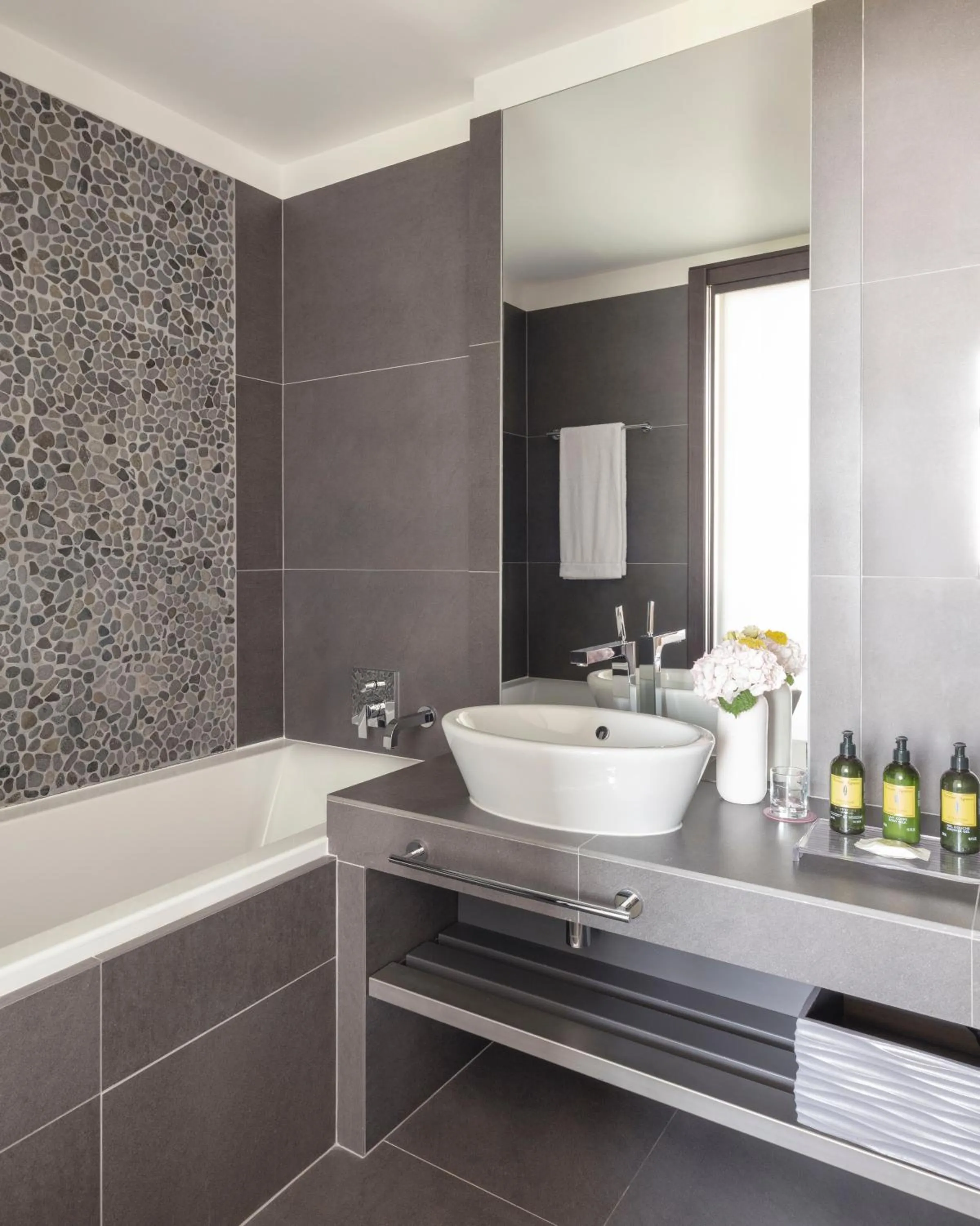 Bathroom in Hôtel Ermitage