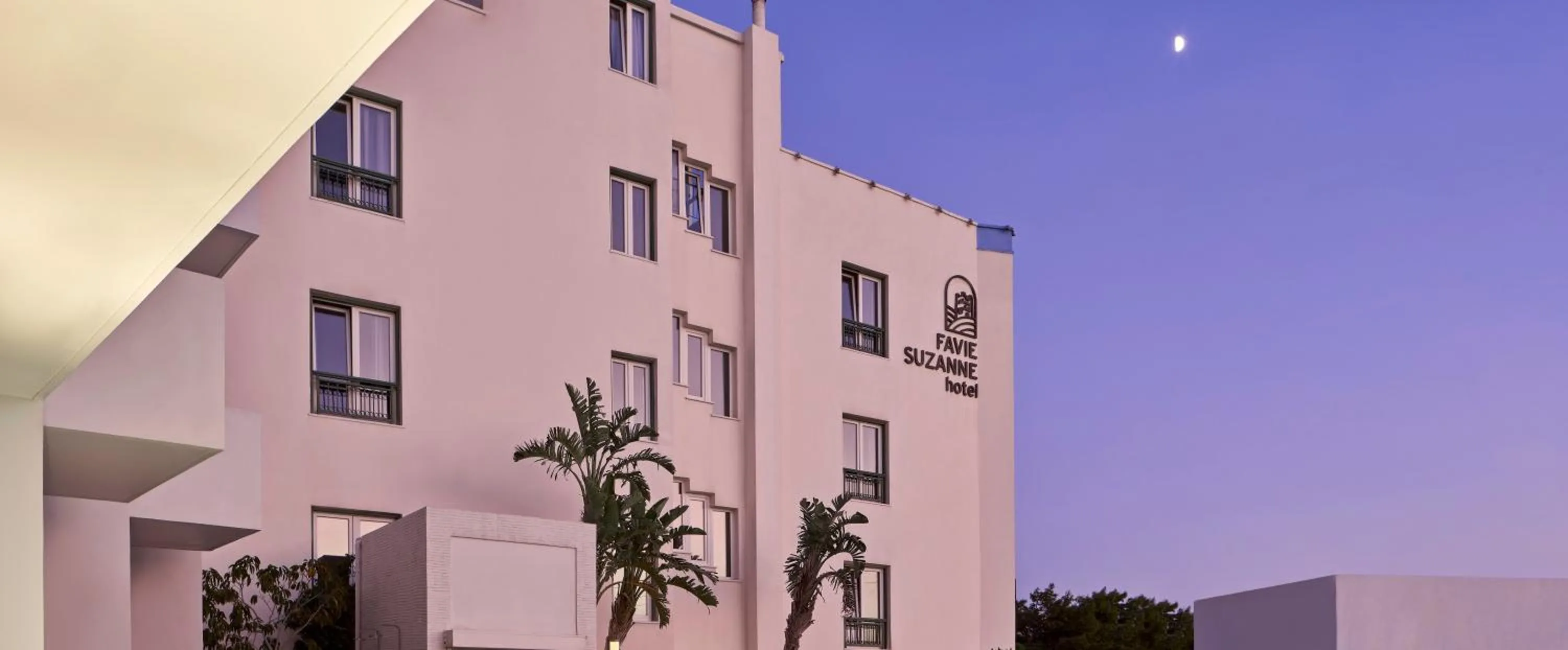 Property building in Favie Suzanne