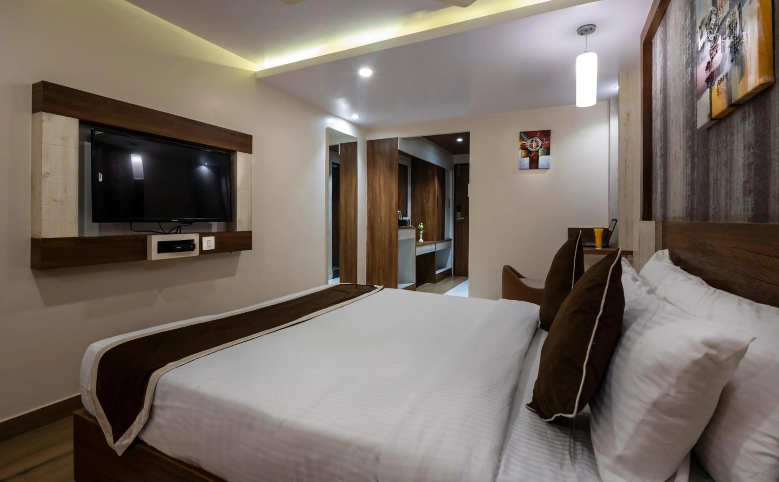 Photo of the whole room, Bed in Hotel Monarch International