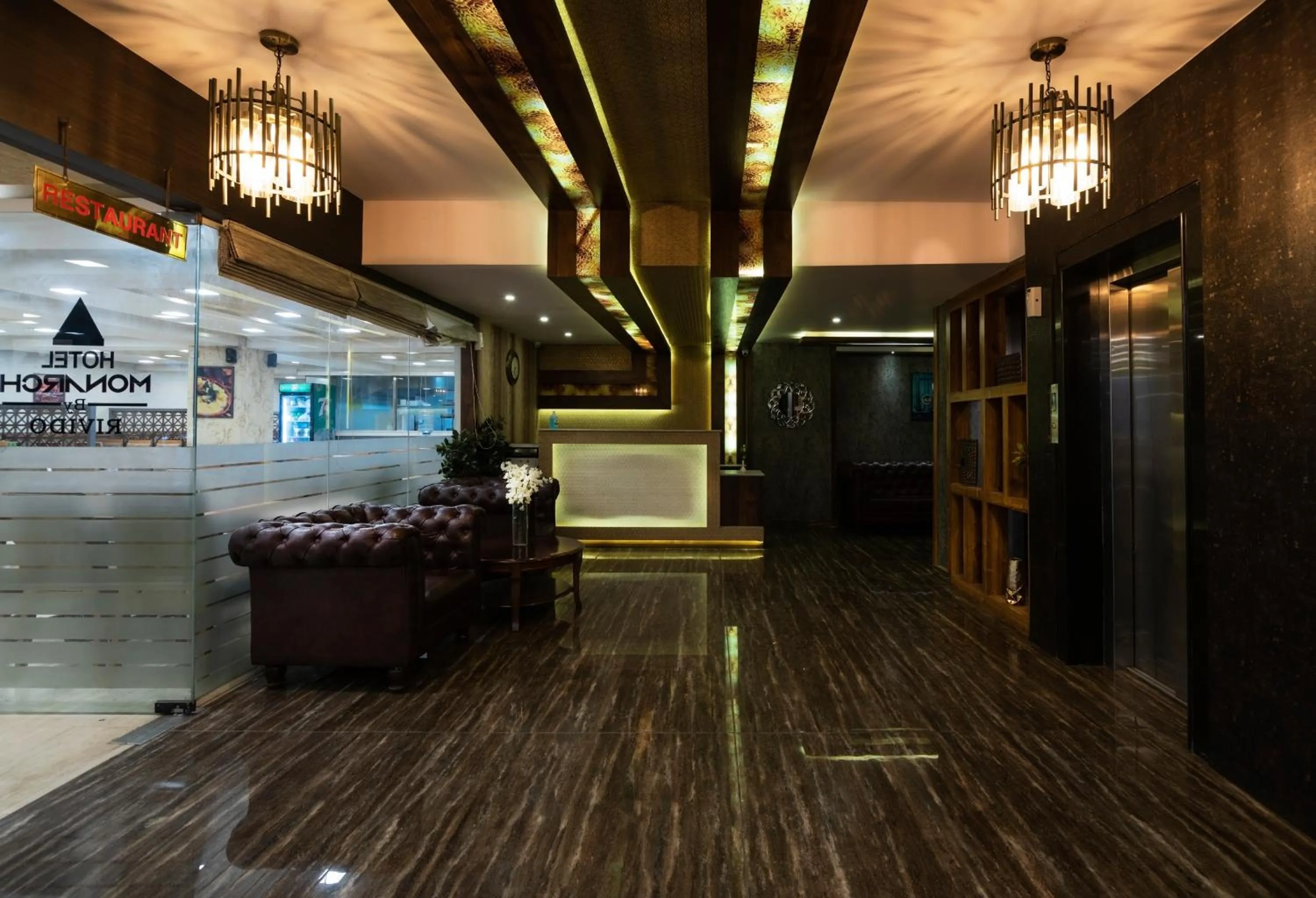 Lobby or reception in Hotel Monarch International