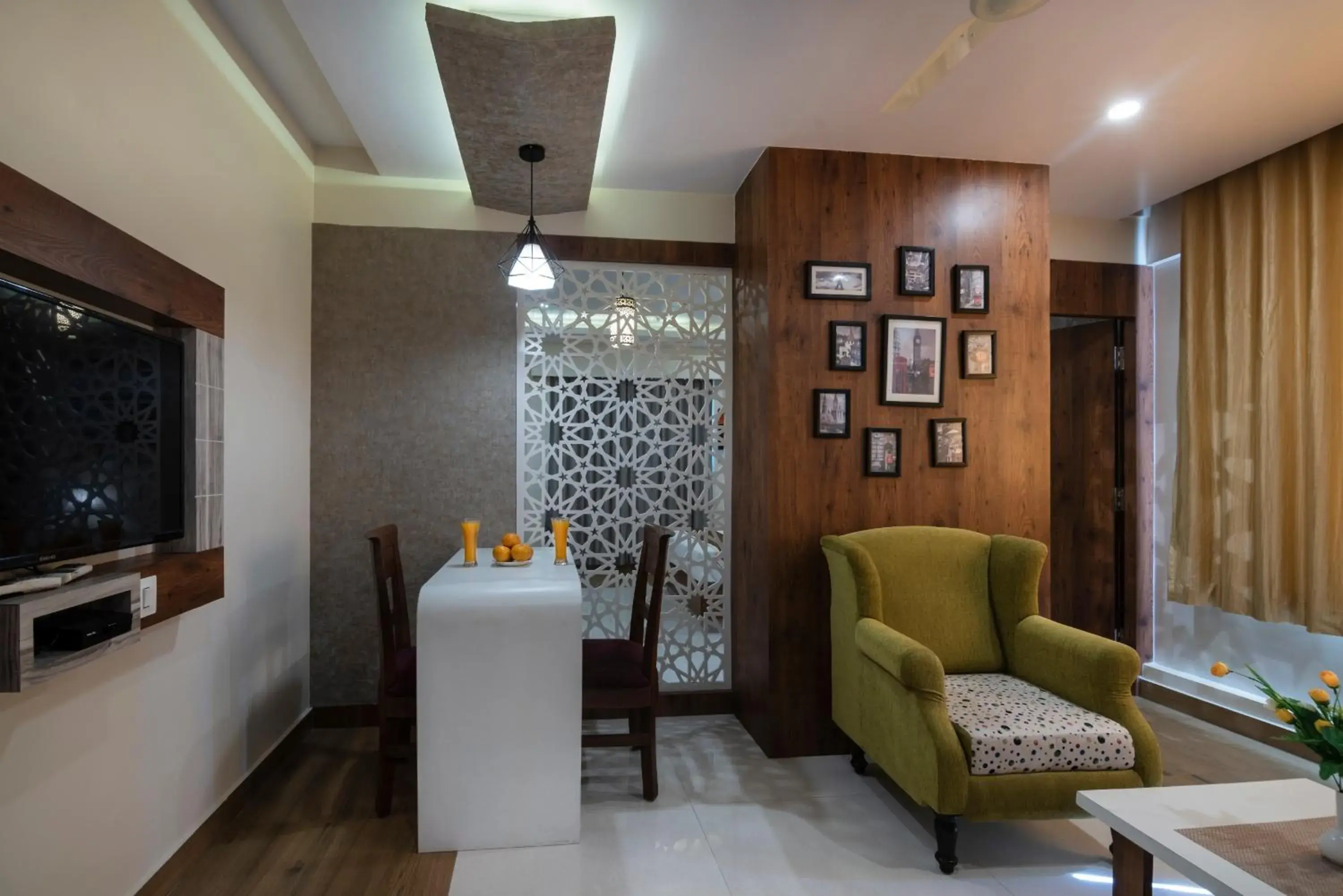 Living room in Hotel Monarch International Living room in Hotel Monarch International