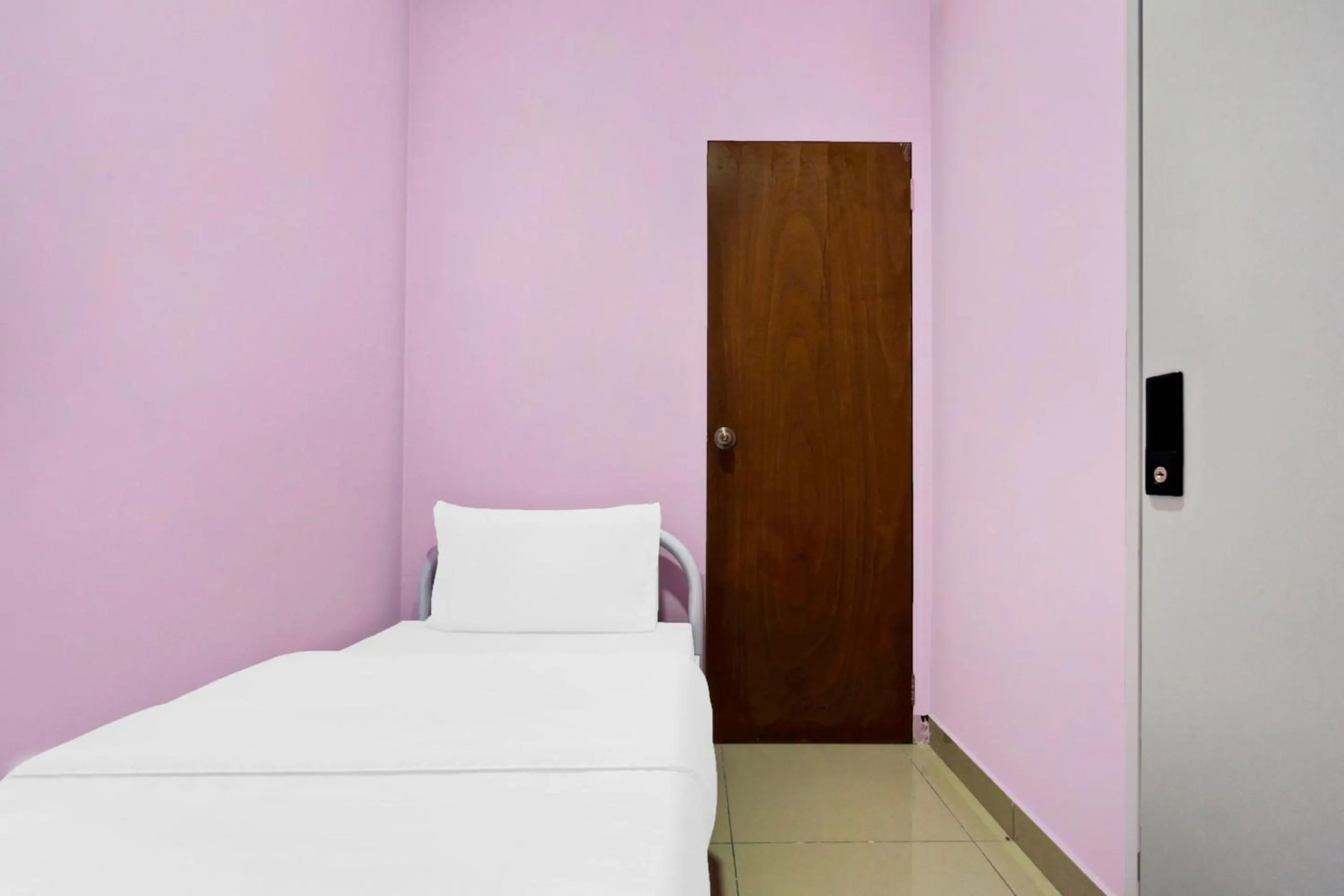 Bedroom, Bed in Hotel O City Hostel Ipoh