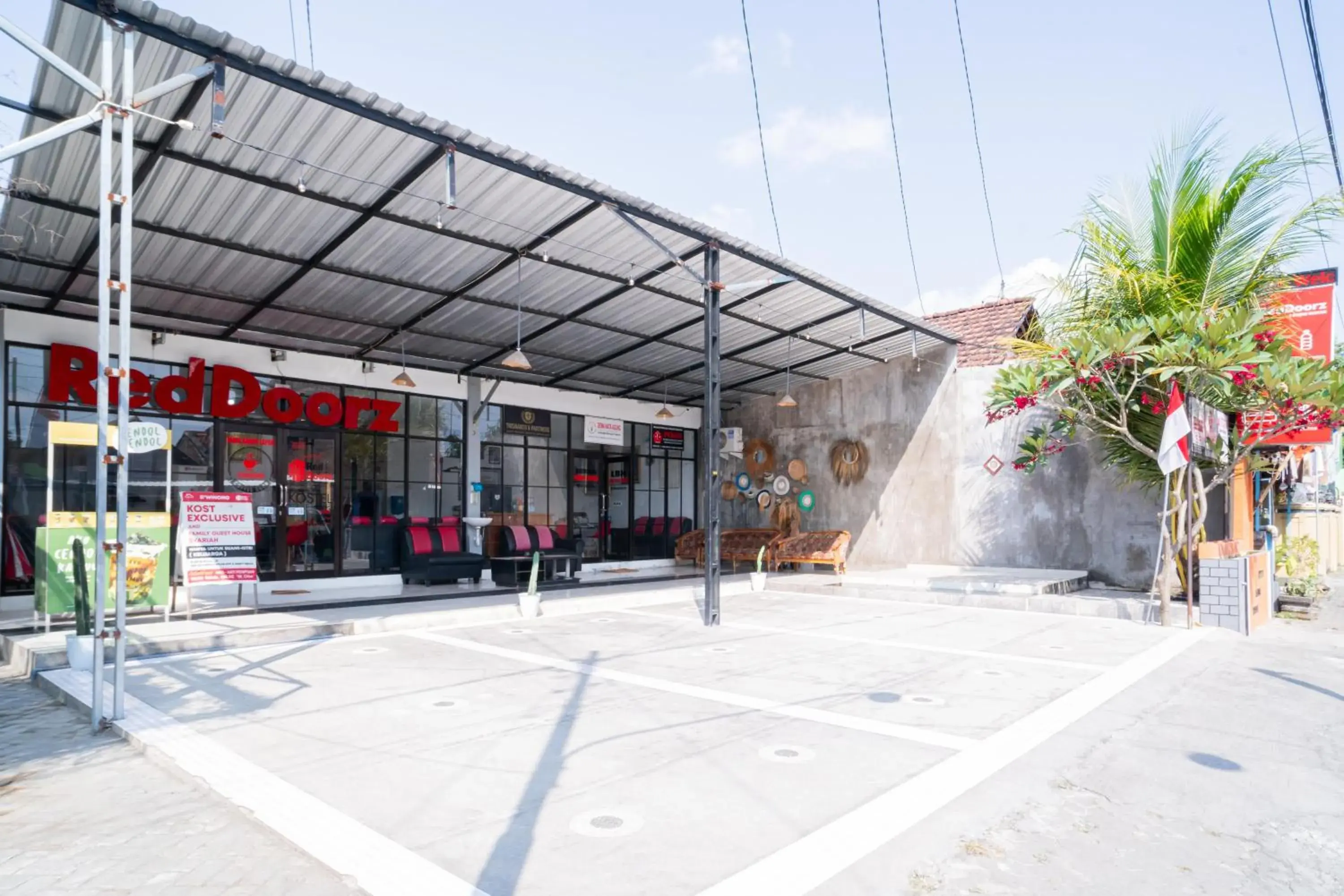 Property building in RedDoorz Syariah At Winong Nganjuk Property building in RedDoorz Syariah At Winong Nganjuk