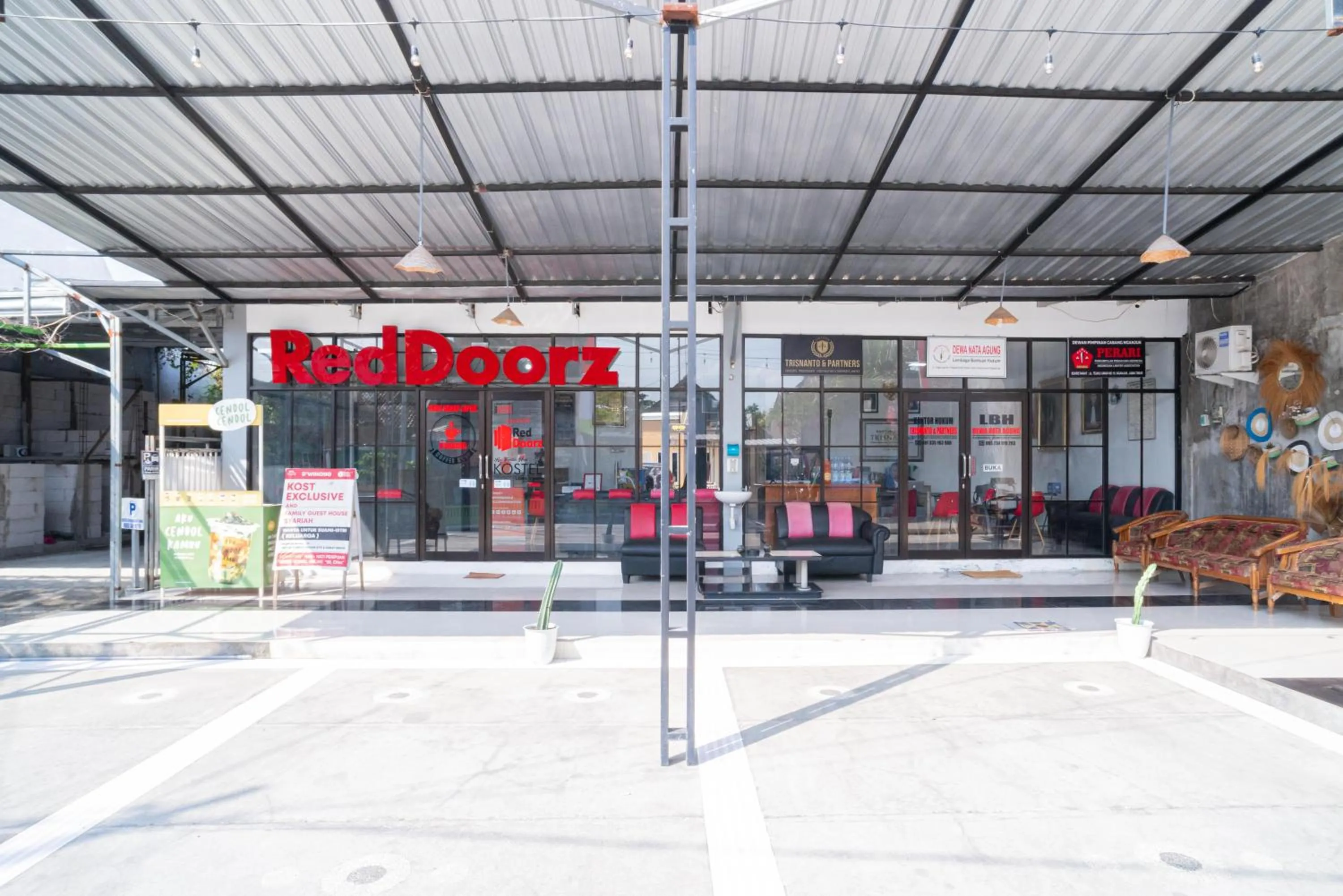 Property building in RedDoorz Syariah At Winong Nganjuk