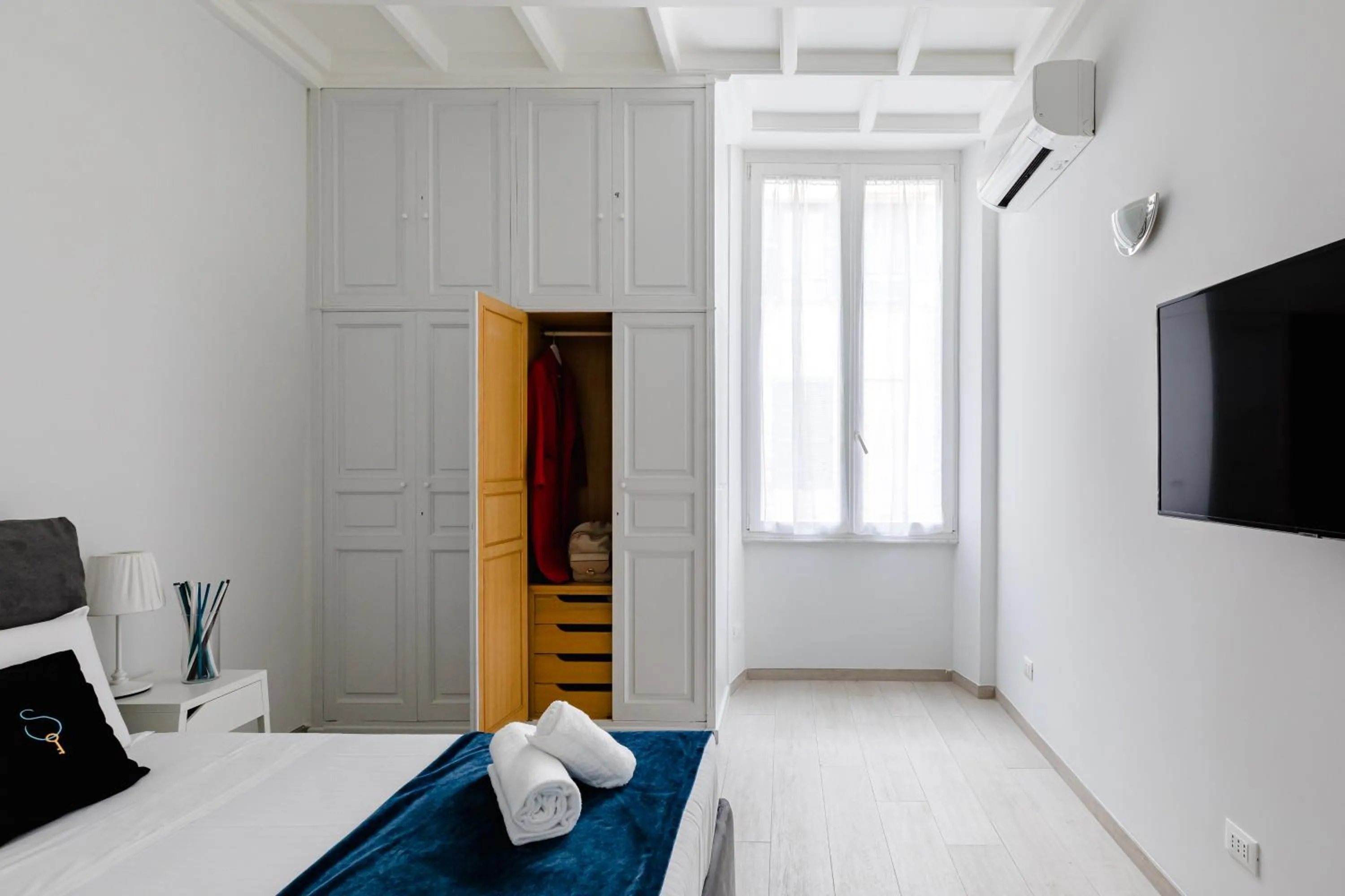 Bedroom, Bed in A World Aparts - 61 Margutta