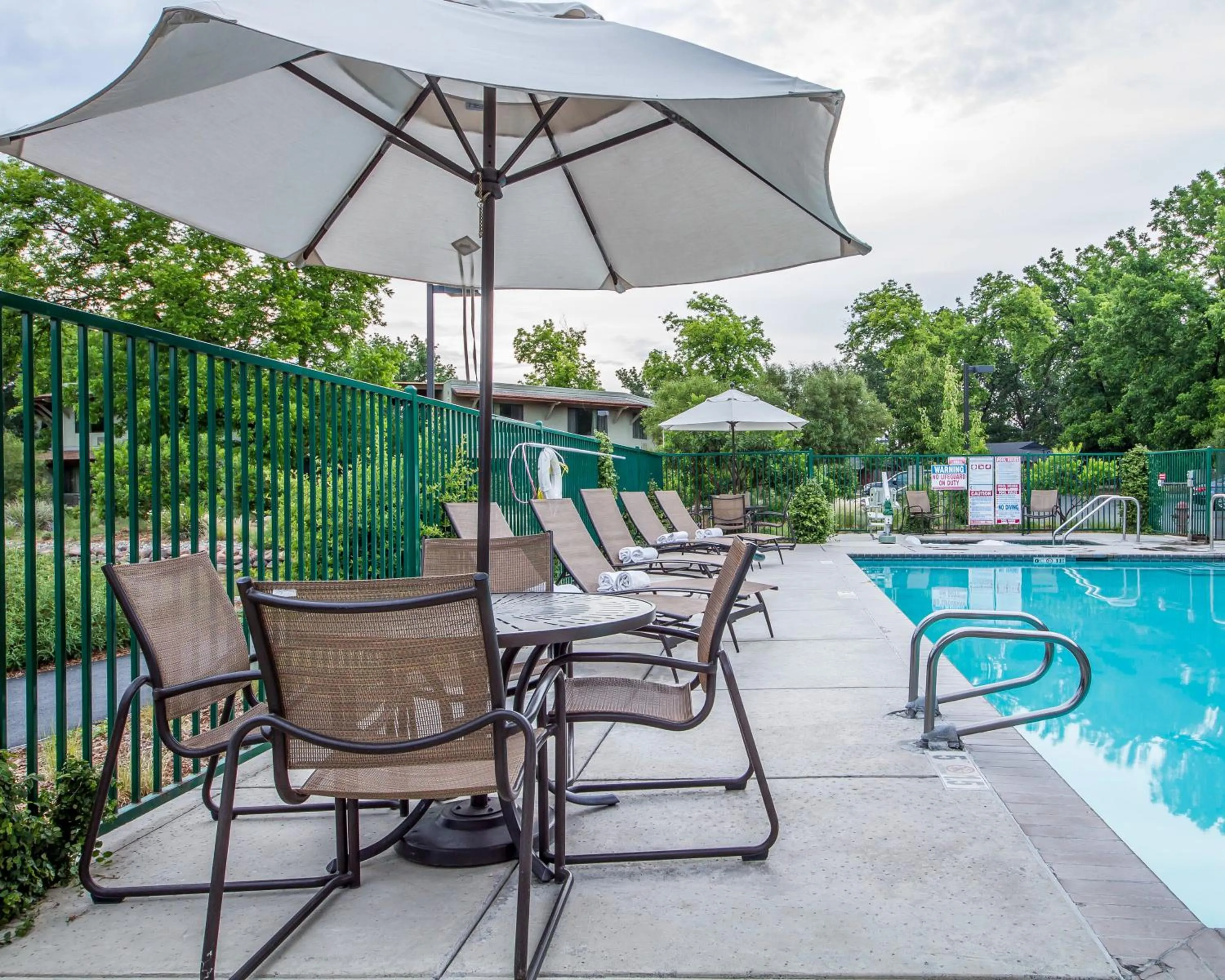 Swimming pool in Gaia Hotel & Spa Redding, an Ascend Collection Hotel