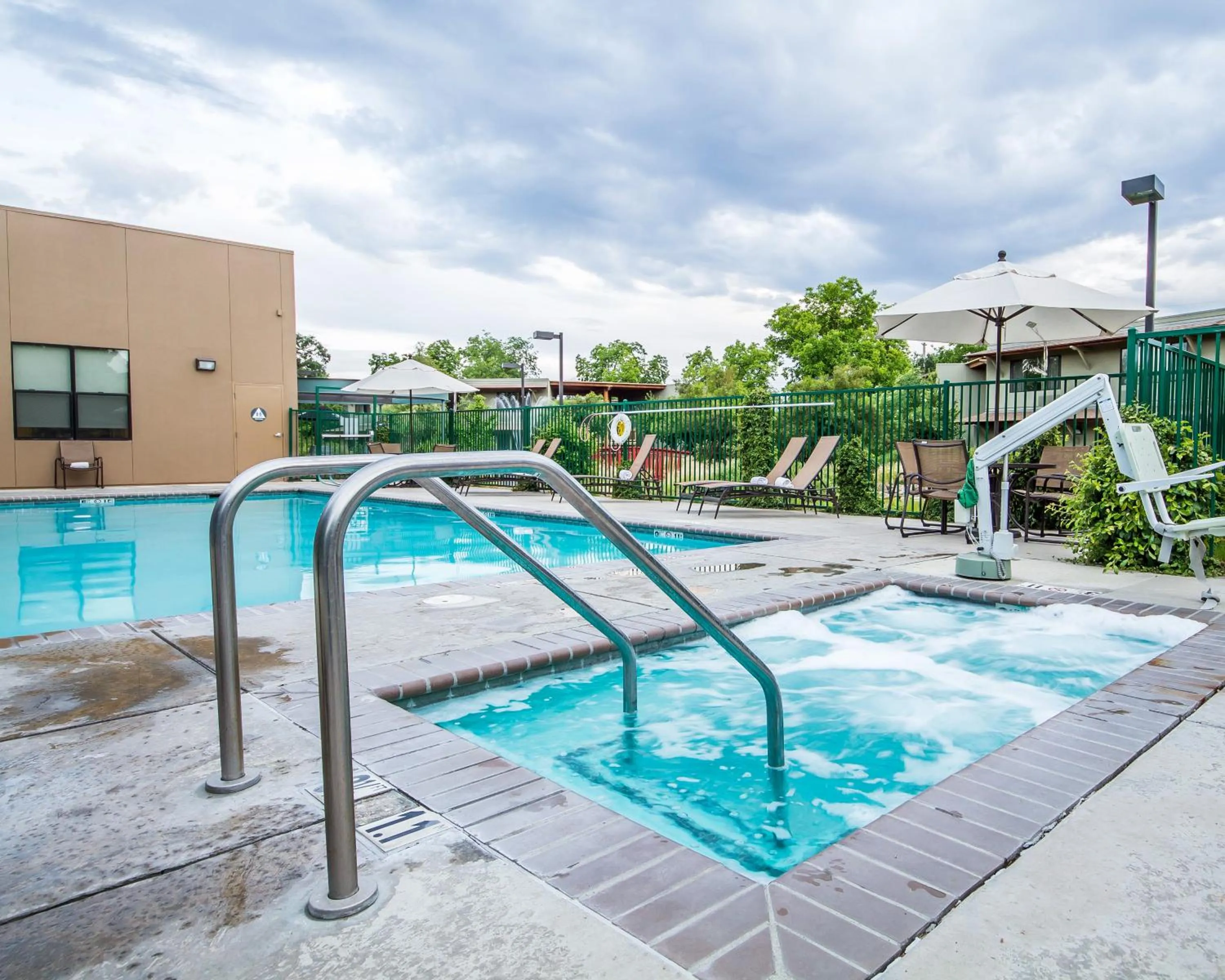 Hot Tub in Gaia Hotel & Spa Redding, an Ascend Collection Hotel