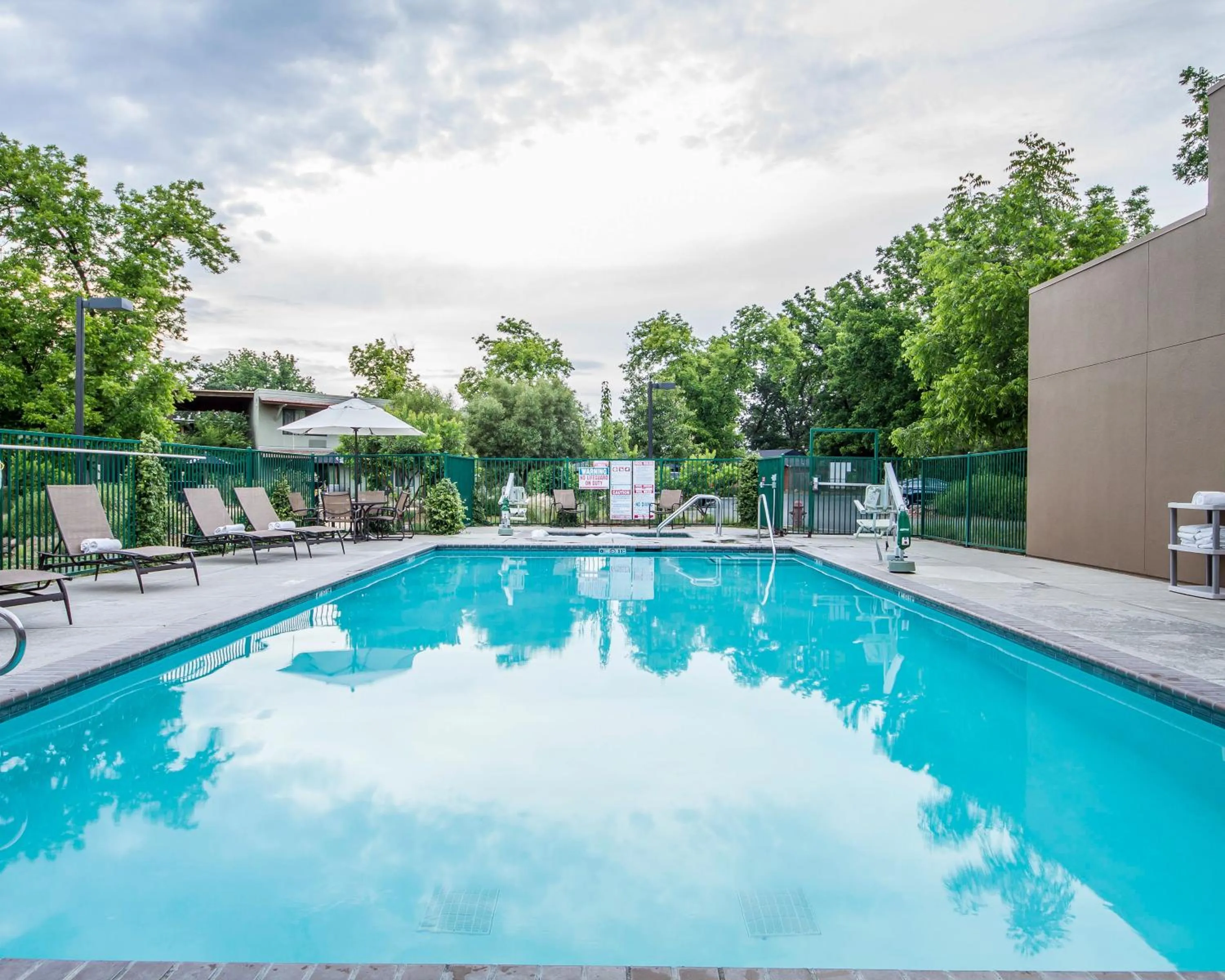 Swimming pool in Gaia Hotel & Spa Redding, an Ascend Collection Hotel