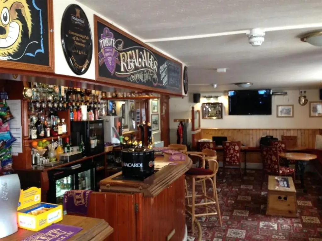 Lounge or bar in King's Arms Lounge or bar in King's Arms