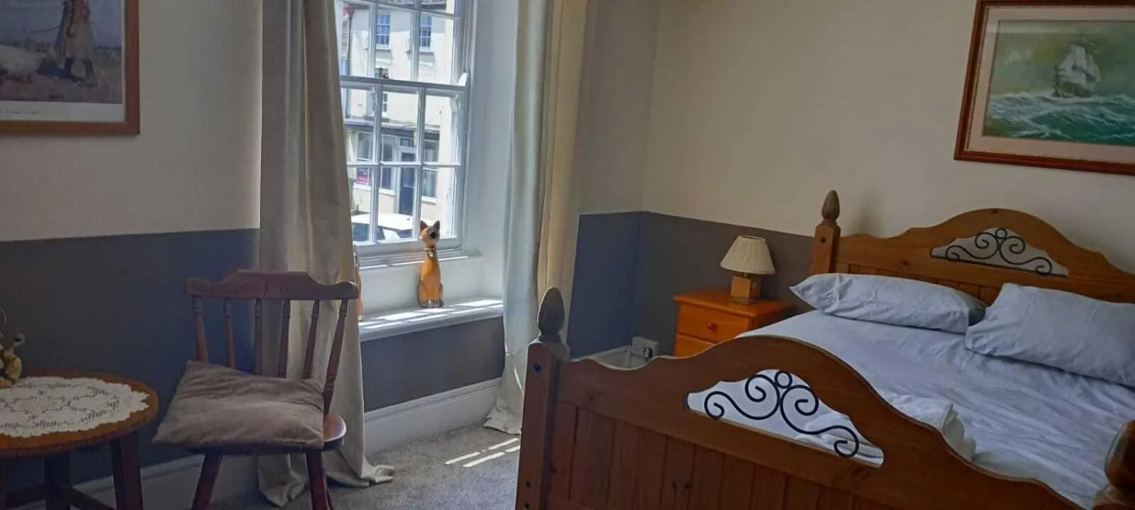 Bedroom in King's Arms