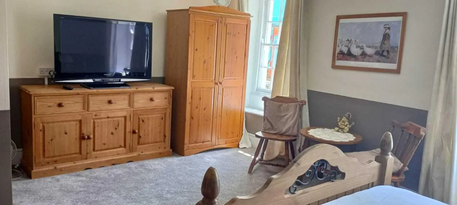 Bedroom in King's Arms