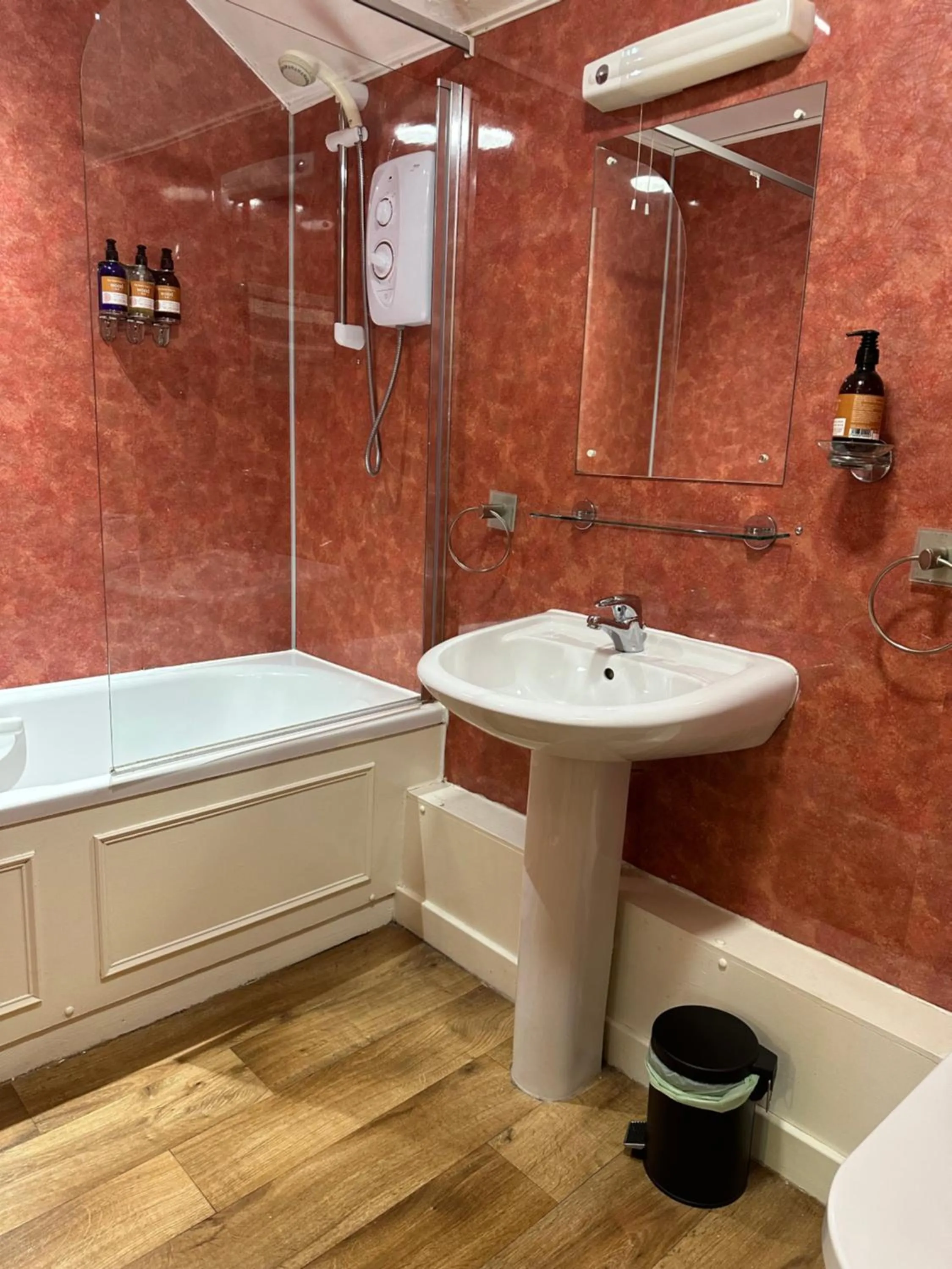 Shower in The Strontian Hotel