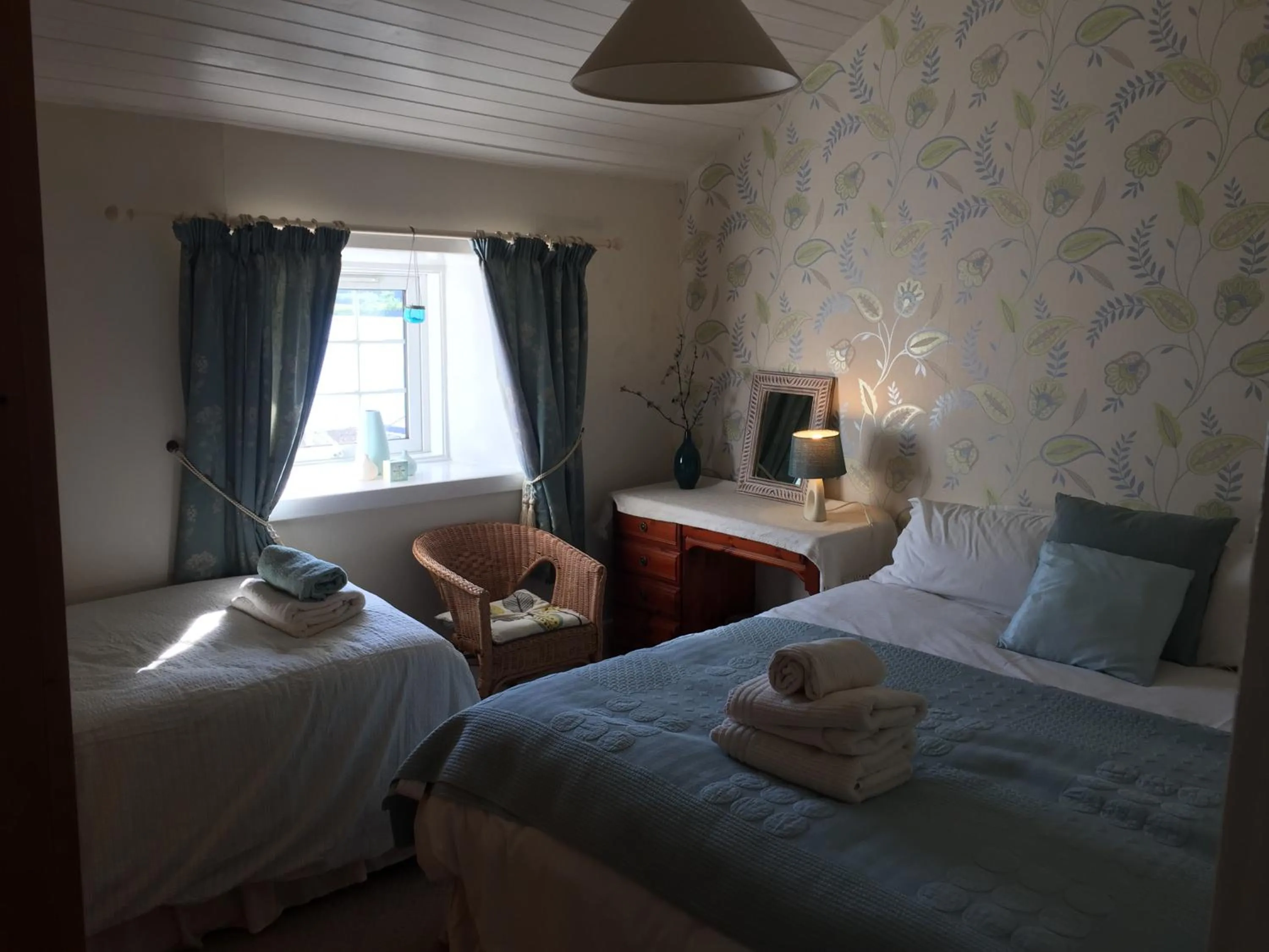 Day, Bed in The Strontian Hotel