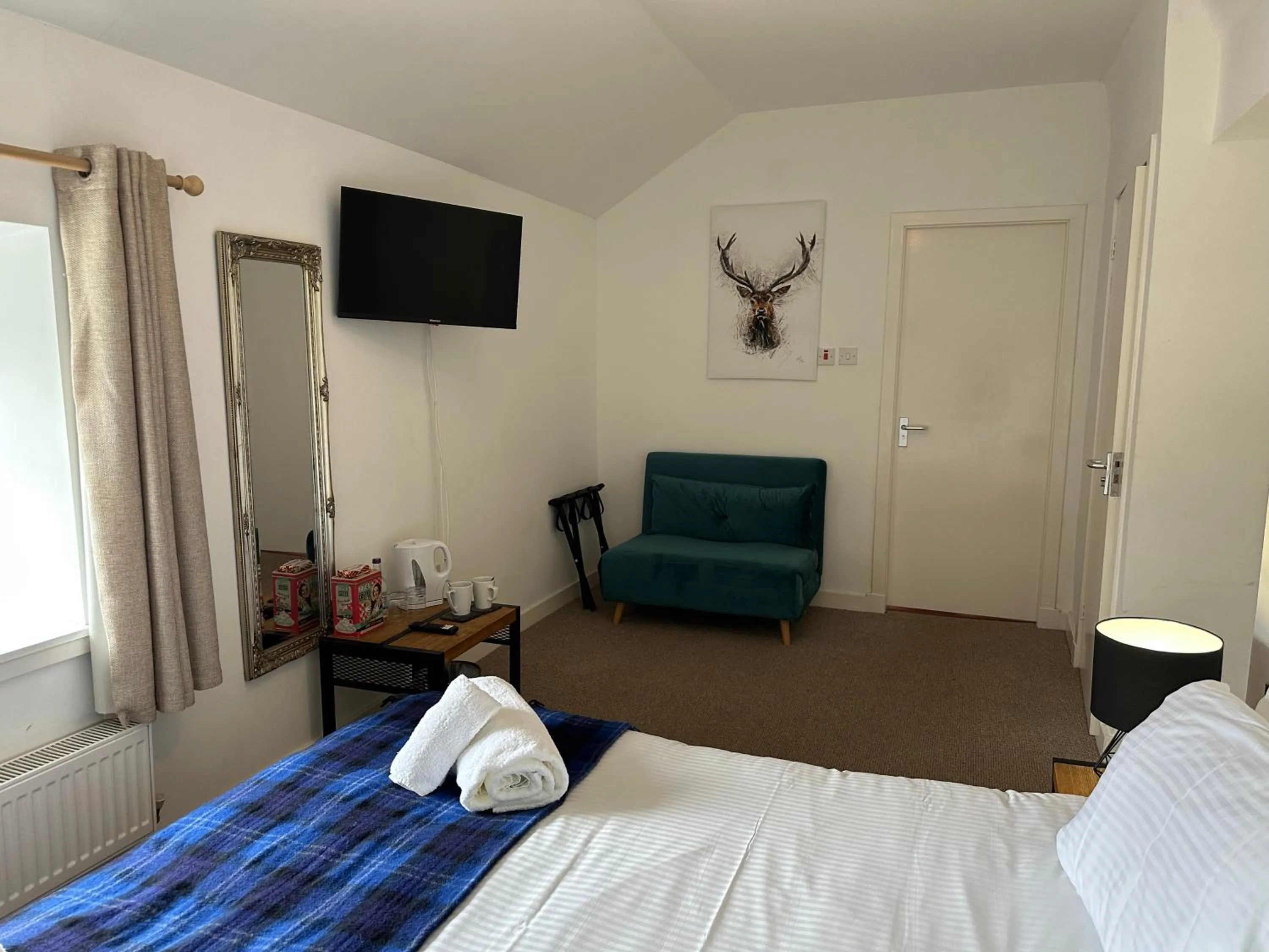 TV and multimedia, Bed in The Strontian Hotel