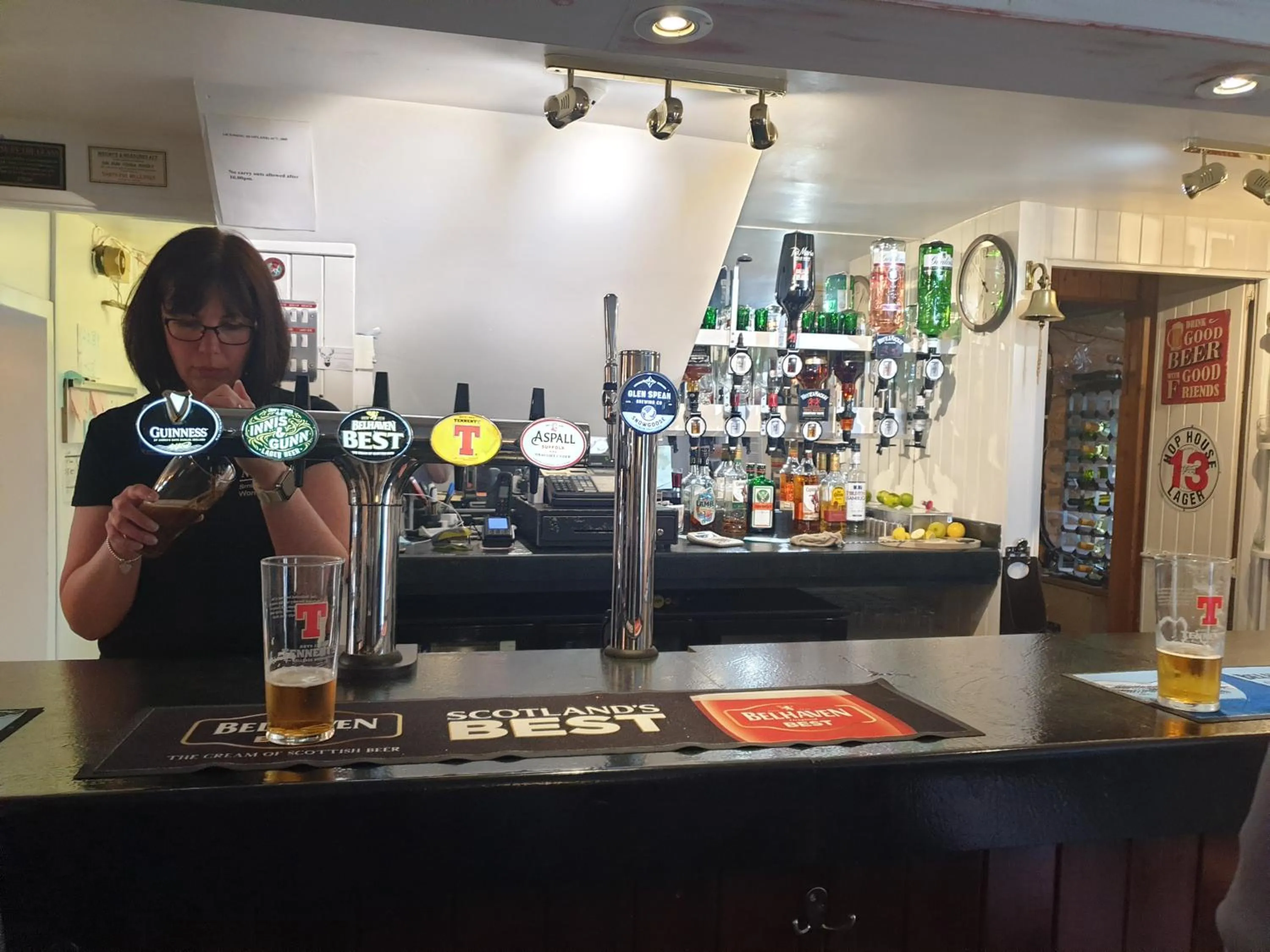 Lounge or bar in The Strontian Hotel