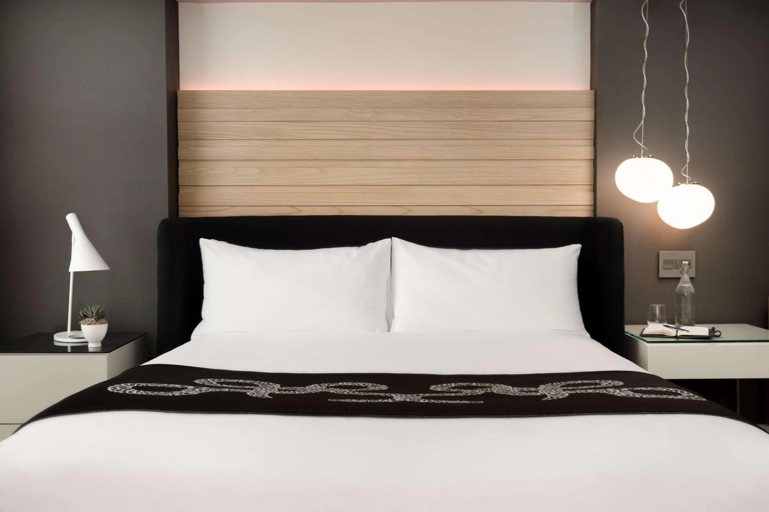 Bedroom, Bed in Hotel Zena Washington DC