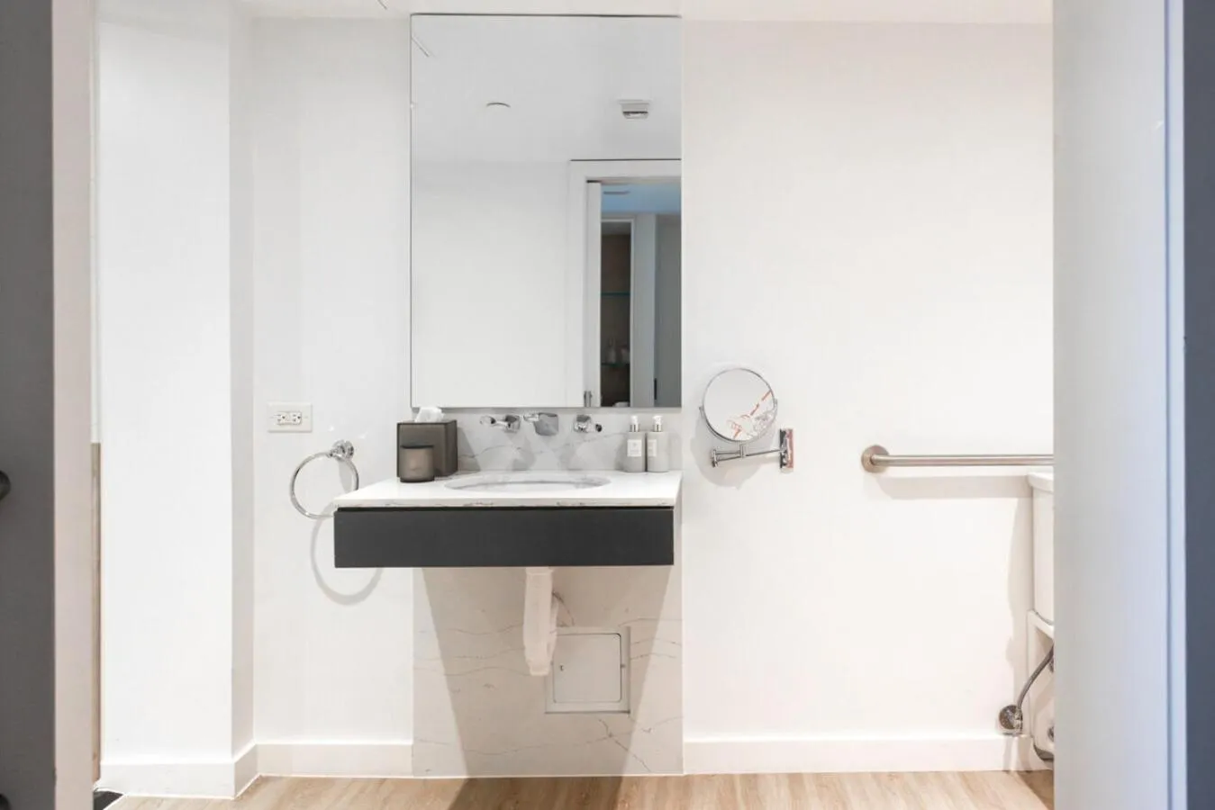 Bathroom in Hotel Zena Washington DC