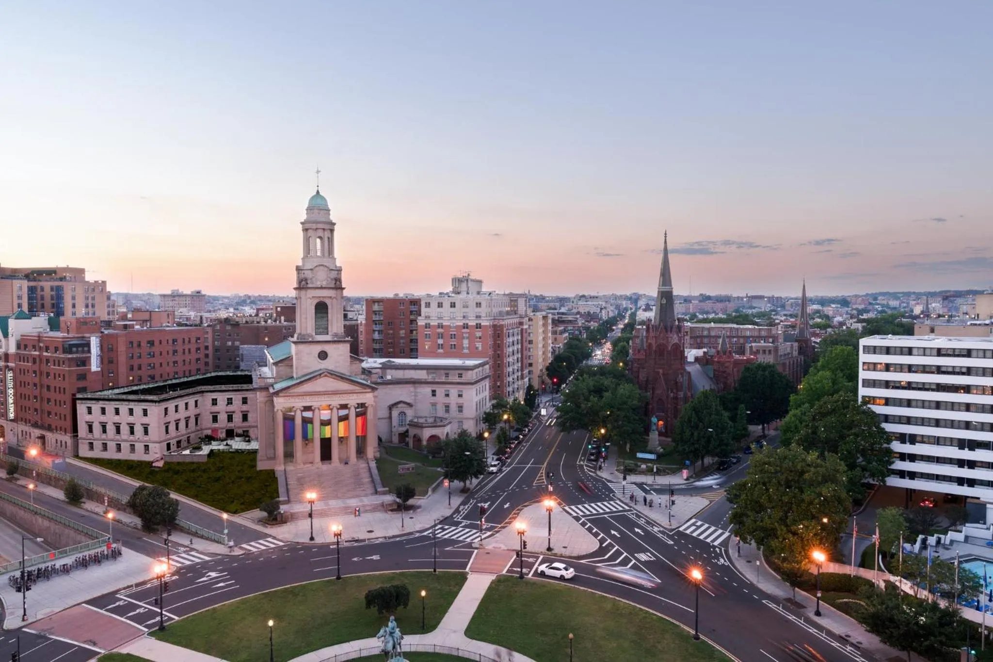 Property building in Hotel Zena Washington DC