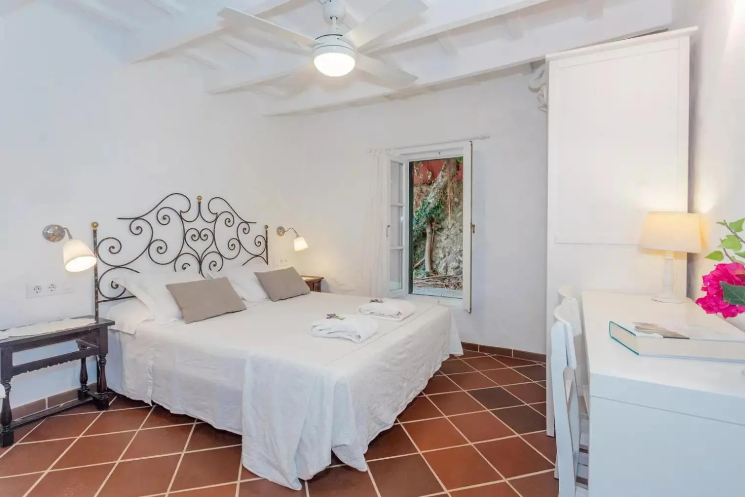 Bed in Menorca Agroturismo Llimpet