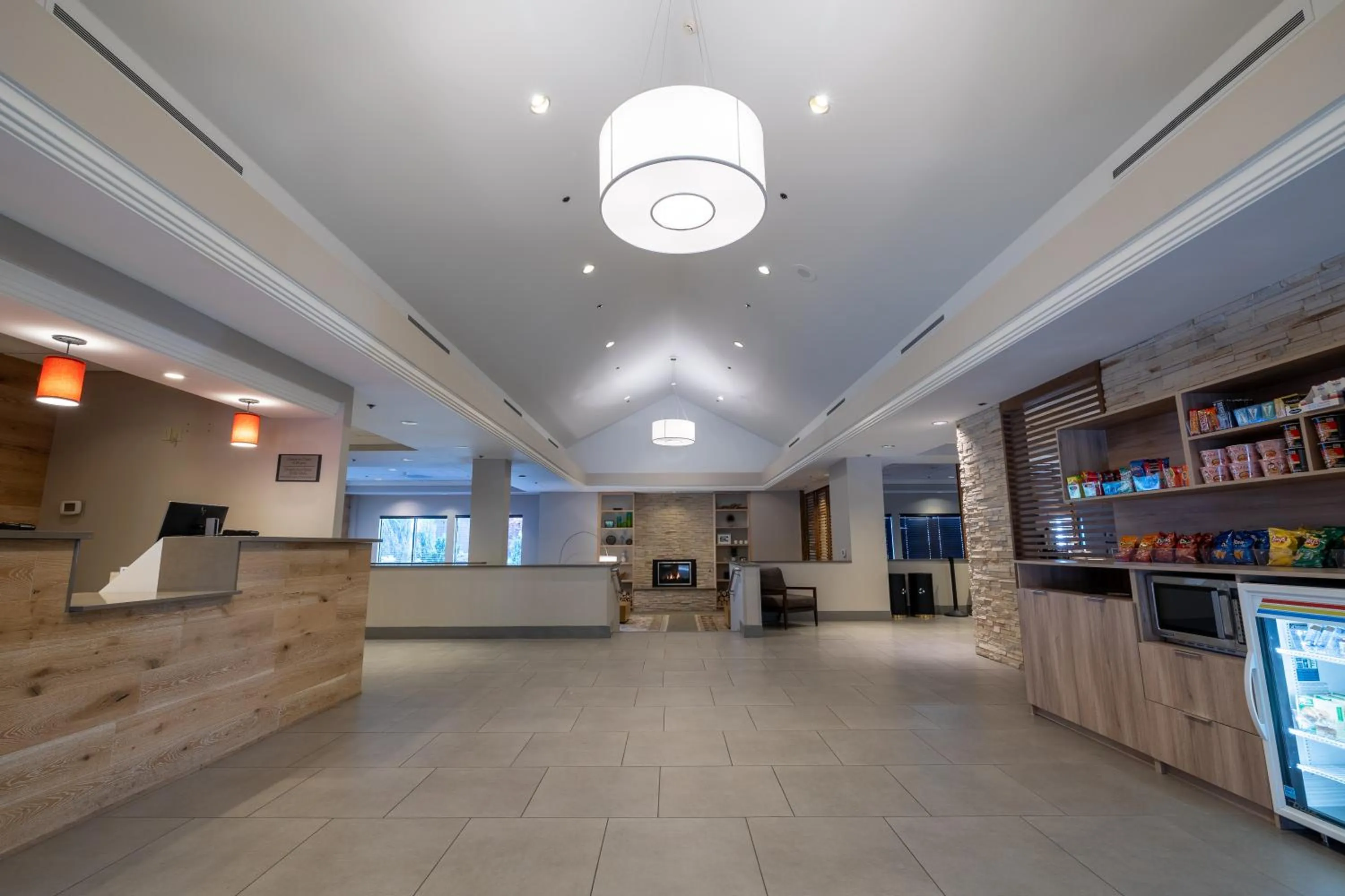 Lobby or reception in Country Inn & Suites by Radisson, Seattle-Bothell, WA