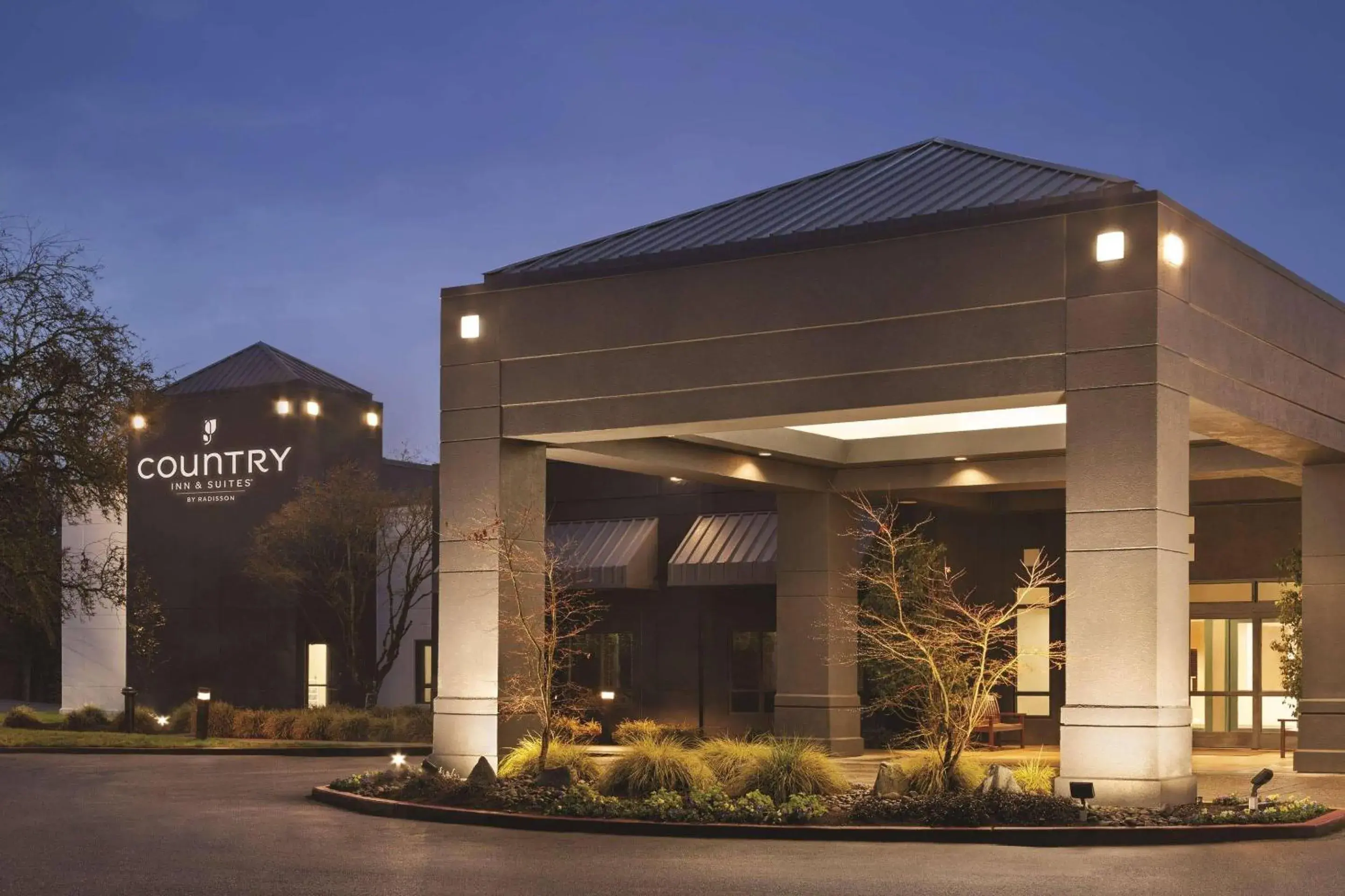 Property building in Country Inn & Suites by Radisson, Seattle-Bothell, WA Property building in Country Inn & Suites by Radisson, Seattle-Bothell, WA