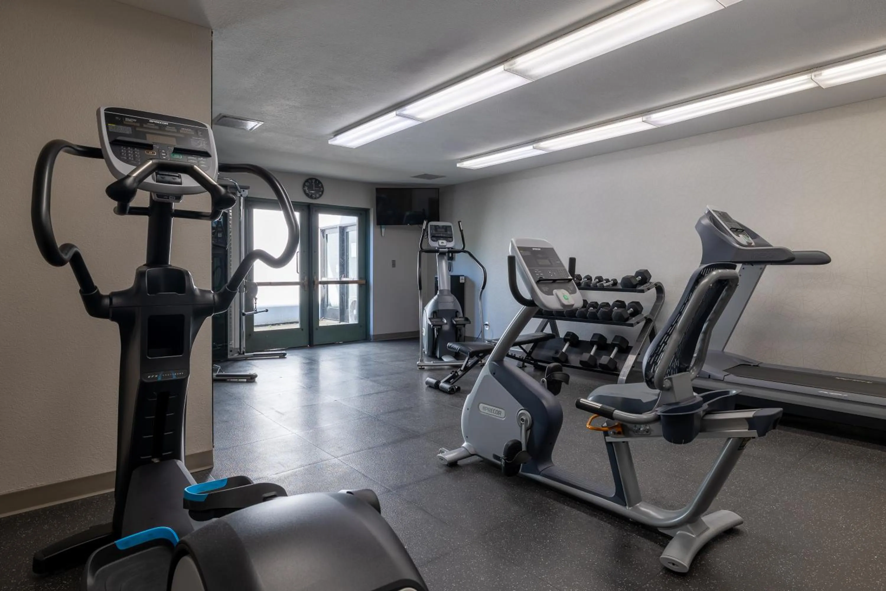 Fitness centre/facilities in Country Inn & Suites by Radisson, Seattle-Bothell, WA