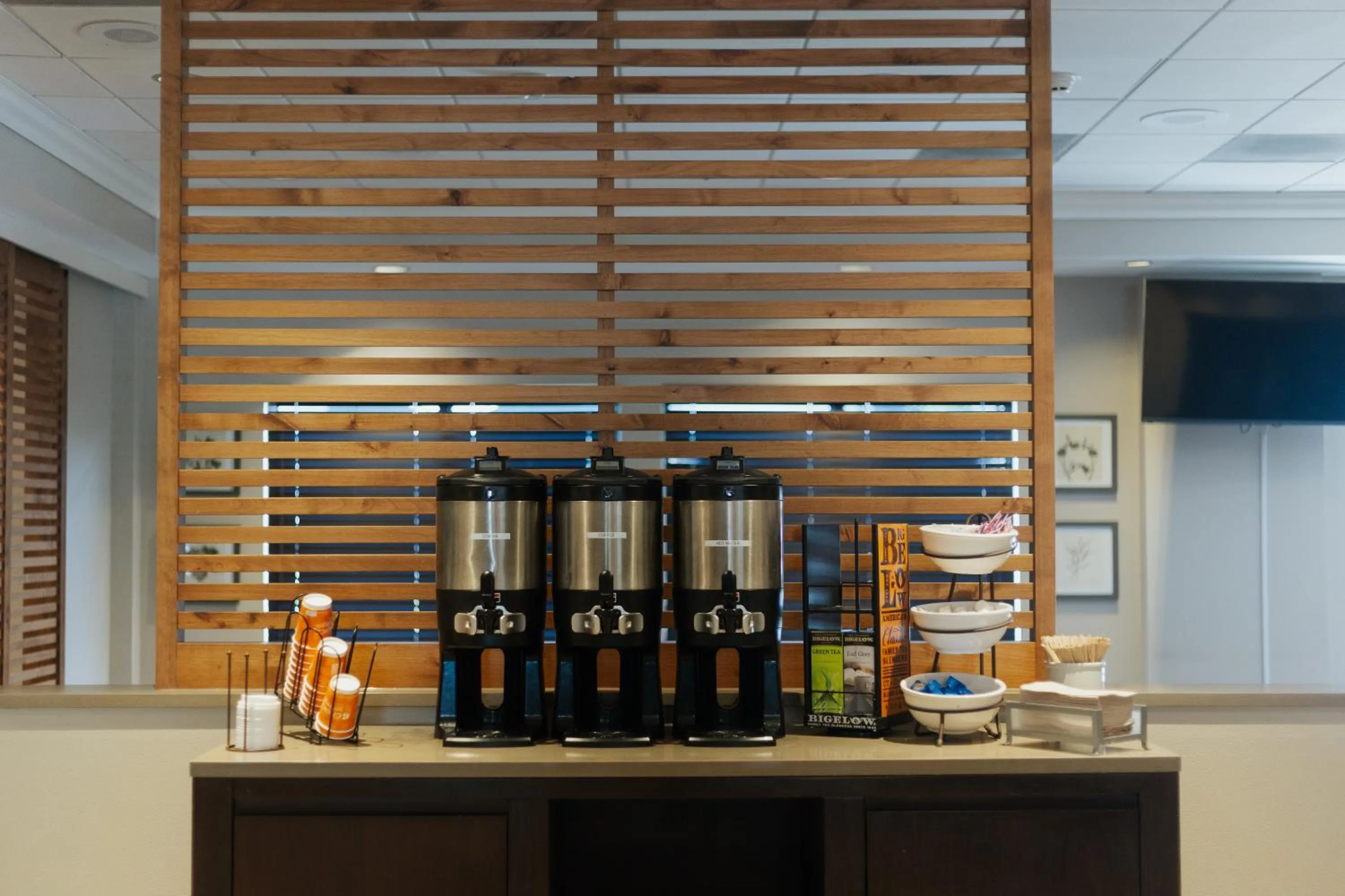 Drinks in Country Inn & Suites by Radisson, Seattle-Bothell, WA