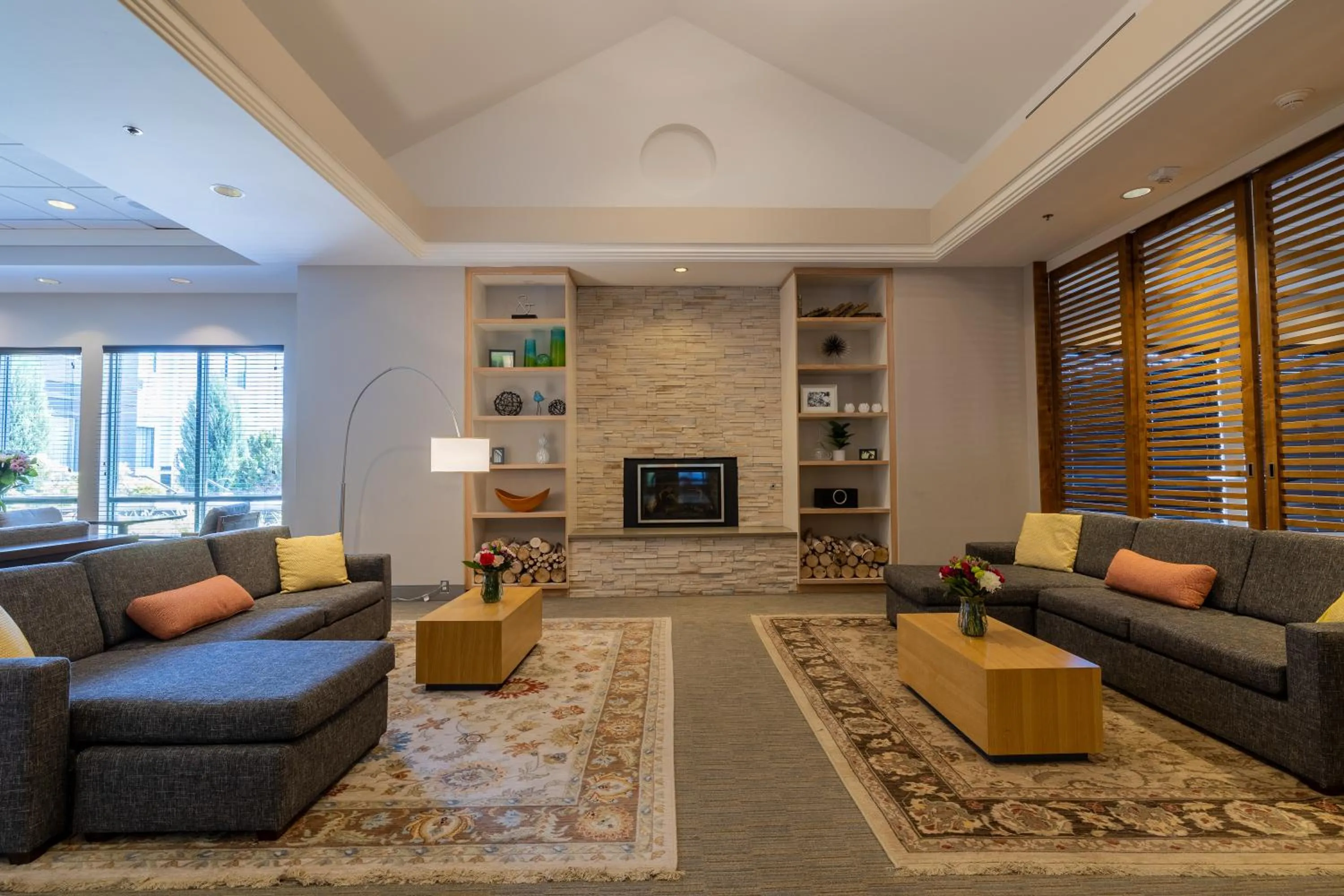 Lobby or reception in Country Inn & Suites by Radisson, Seattle-Bothell, WA