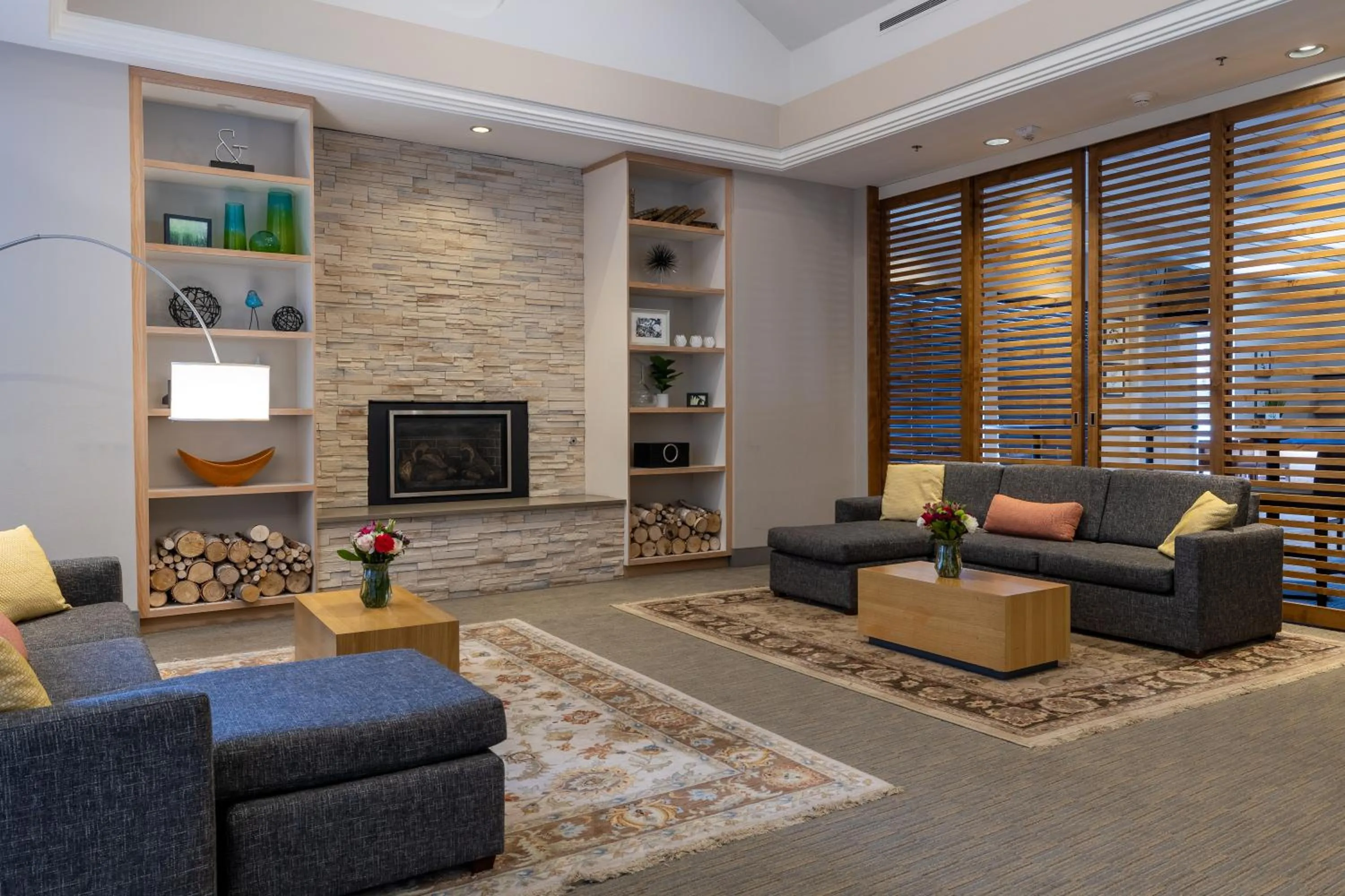 Lobby or reception in Country Inn & Suites by Radisson, Seattle-Bothell, WA