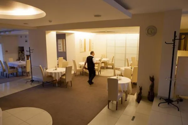 Restaurant/places to eat in Hotel Dodo