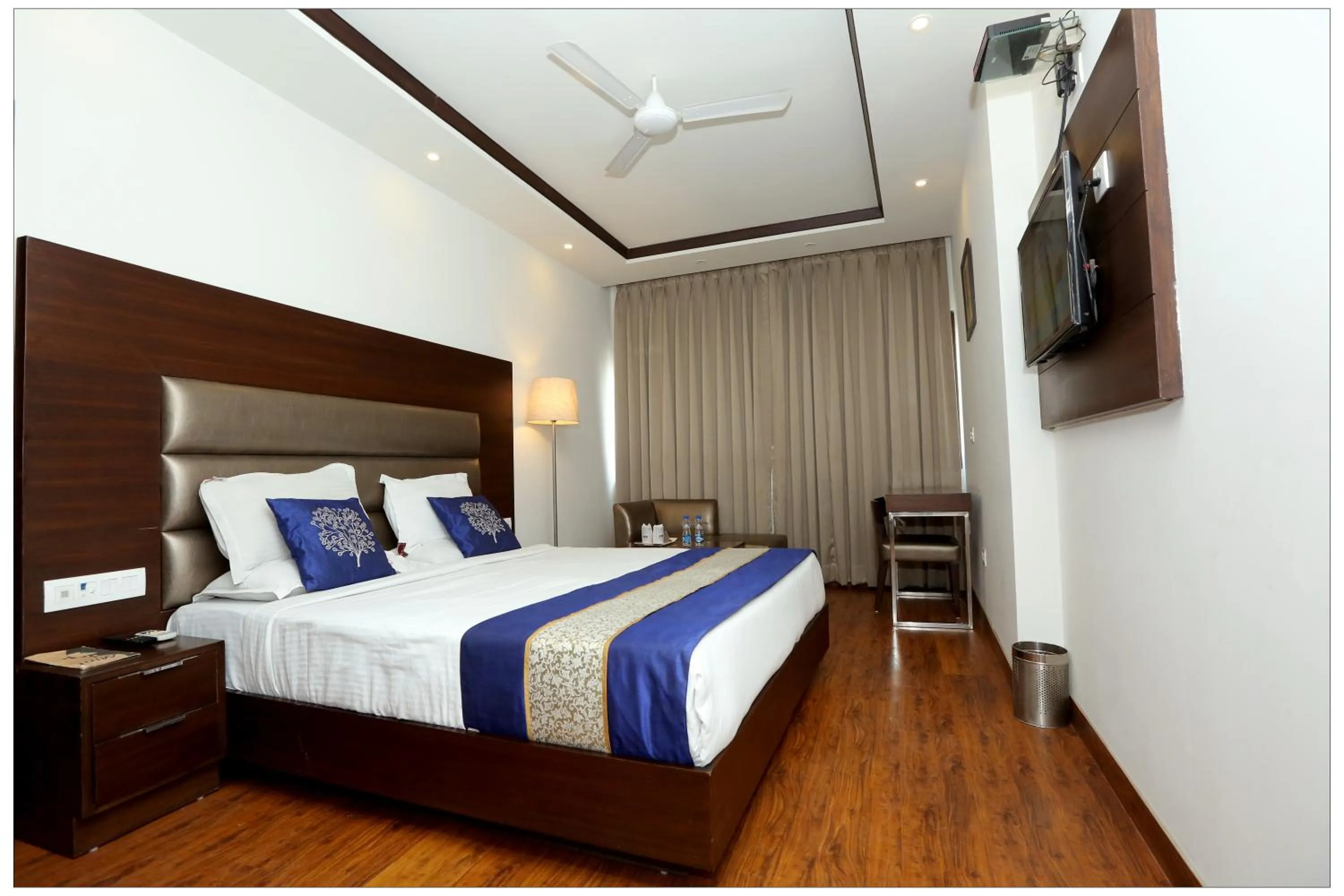 Photo of the whole room, Bed in Hotel The R Blues - Near IGI Airport New Delhi