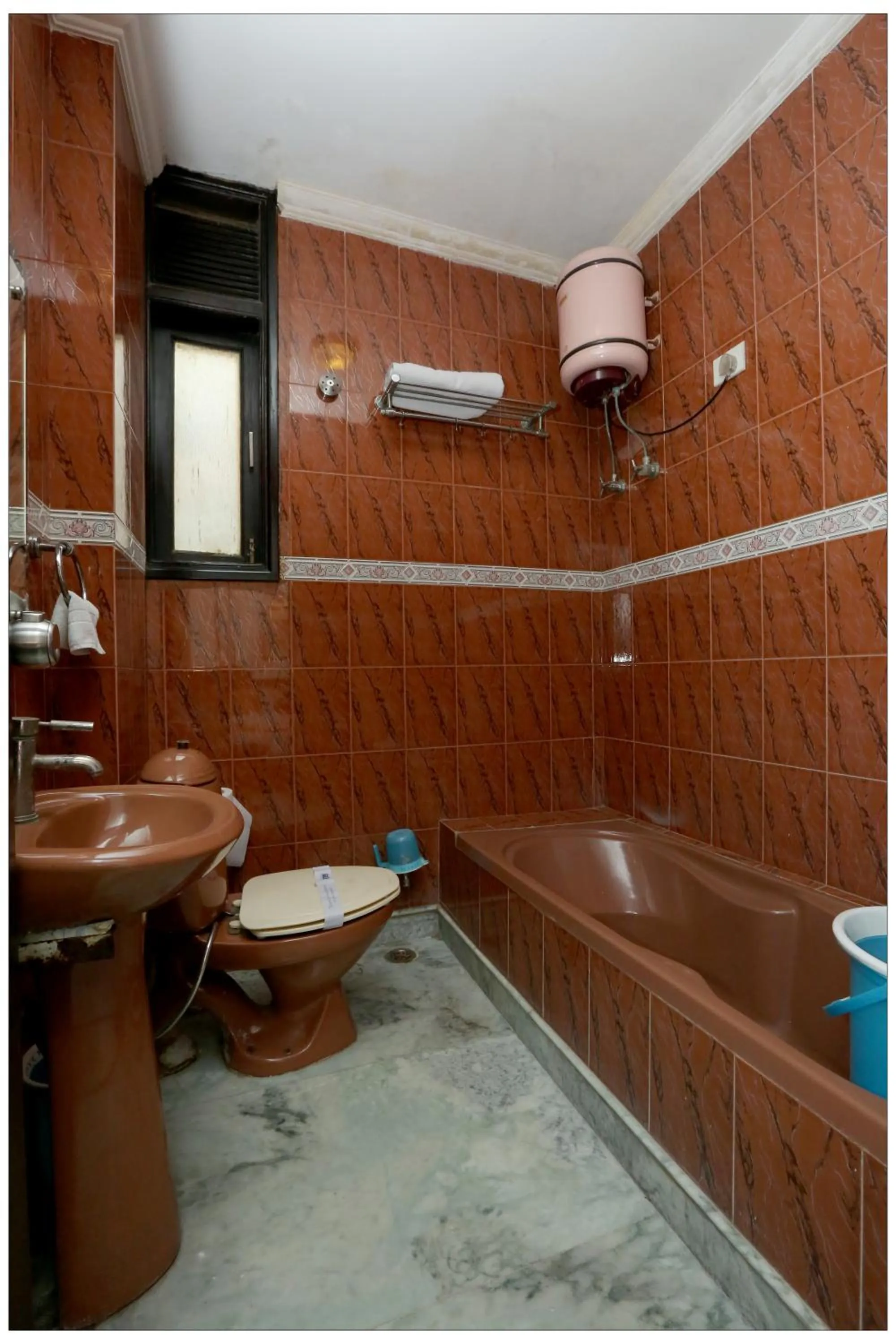 Bathroom in Hotel The R Blues - Near IGI Airport New Delhi