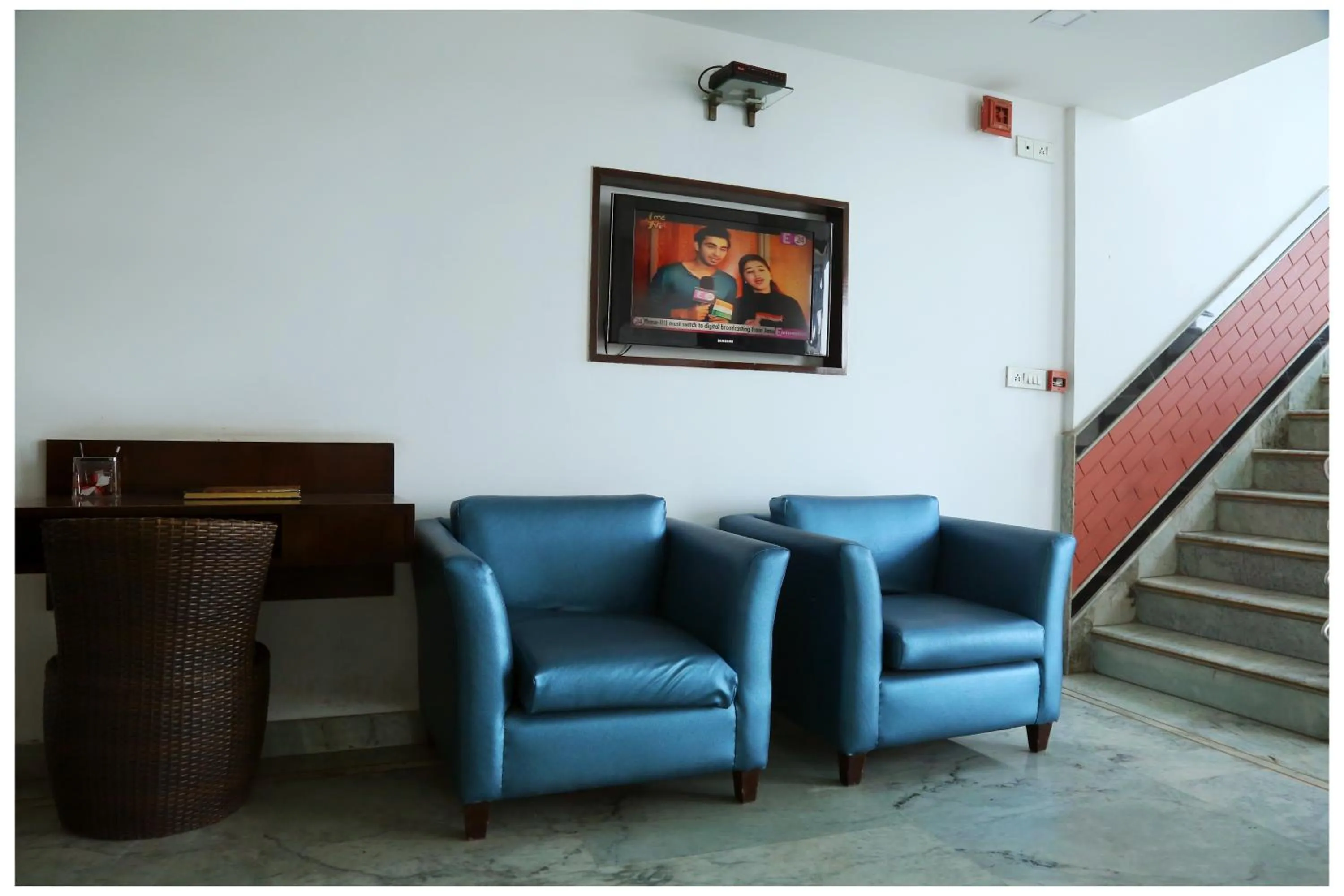 Seating area in Hotel The R Blues - Near IGI Airport New Delhi