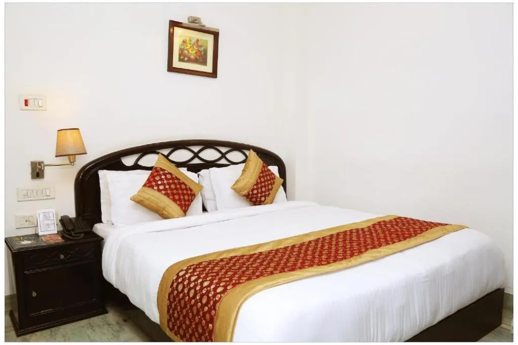 Bed in Hotel The R Blues - Near IGI Airport New Delhi