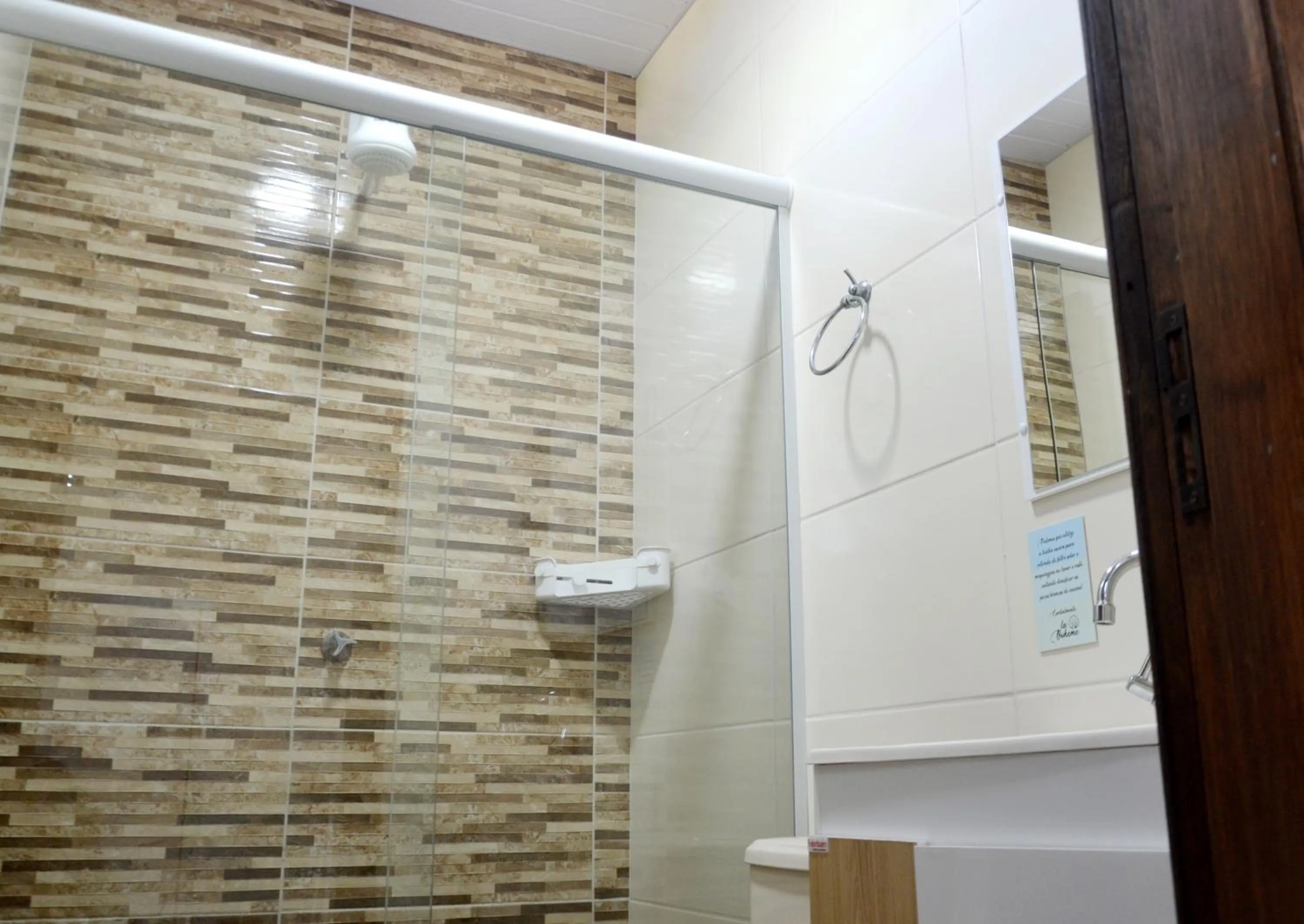 Bathroom in Pousada la Boheme Guarda do Embaú - SC