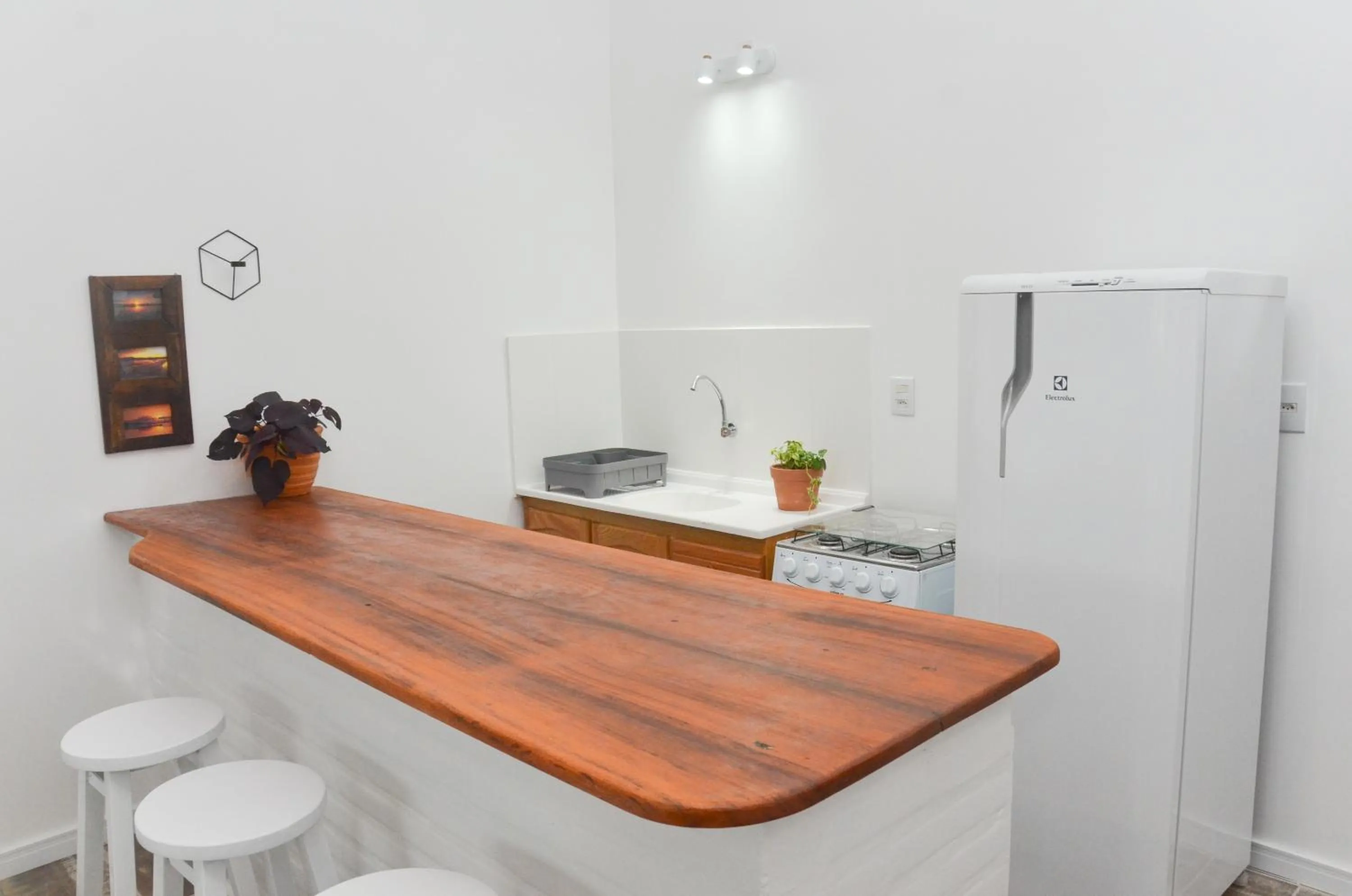 Kitchen or kitchenette in Pousada la Boheme Guarda do Embaú - SC